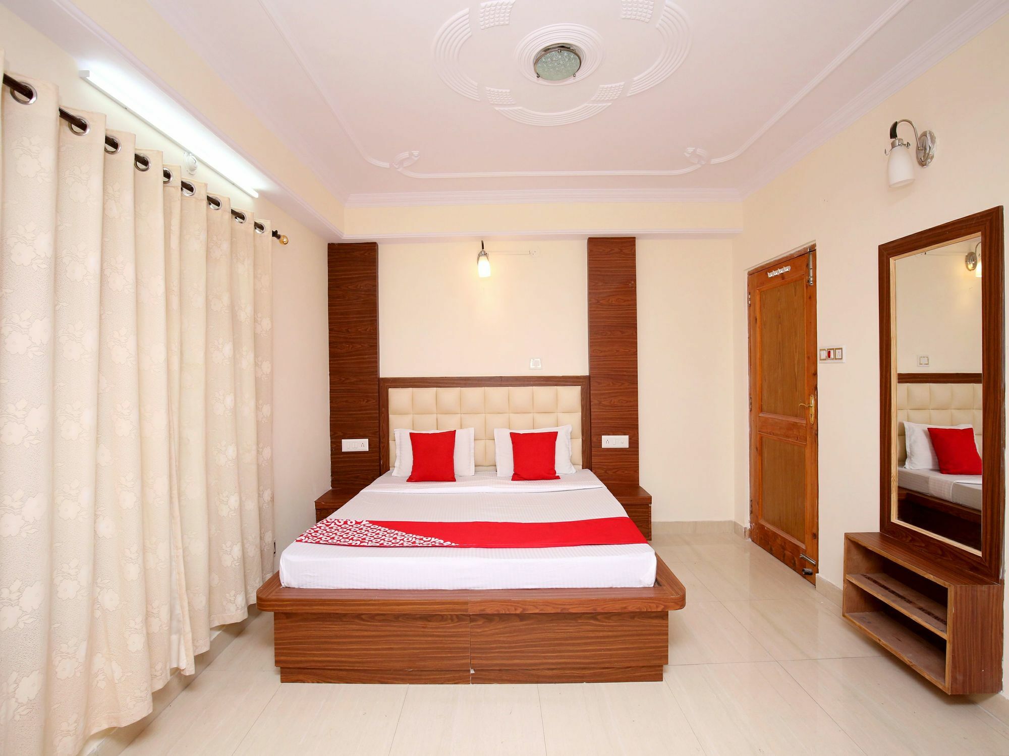 Oyo 13618 2bhk The Mystique Loft Tuttikandi Shimla