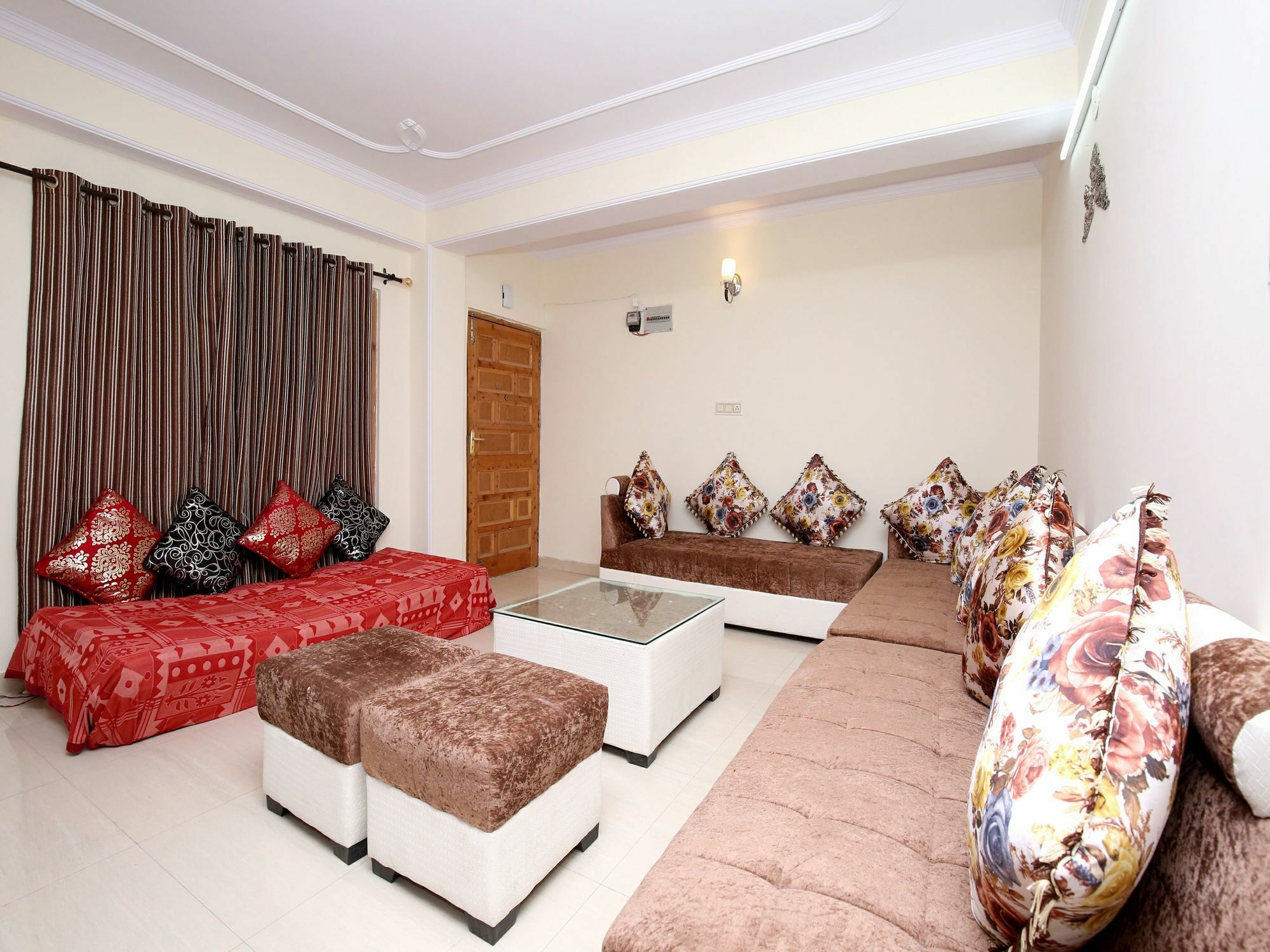 Apartment Oyo 13618 2bhk The Mystique Loft Tuttikandi