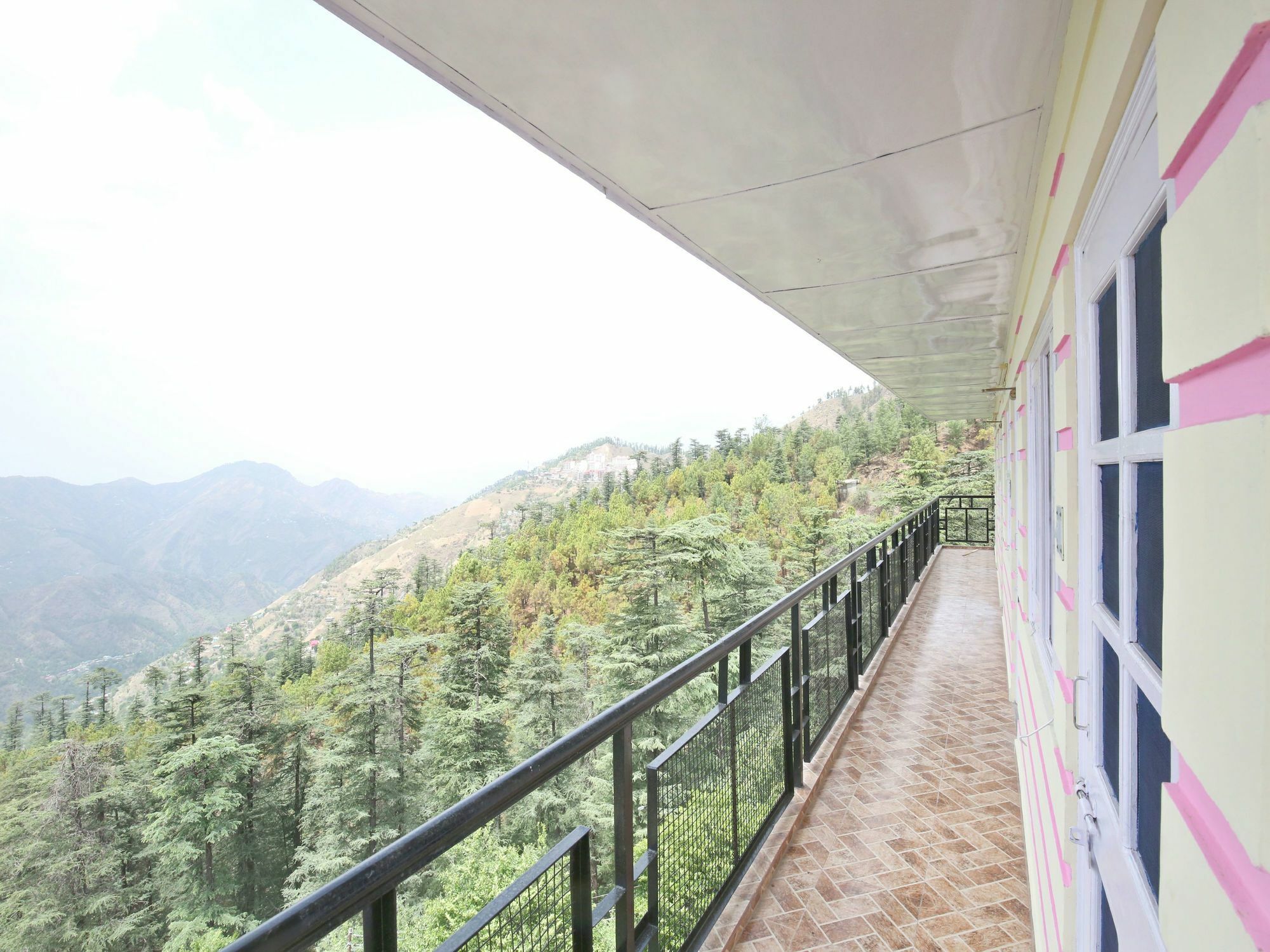 Oyo 13921 Valley View Near Kamyana Shimla