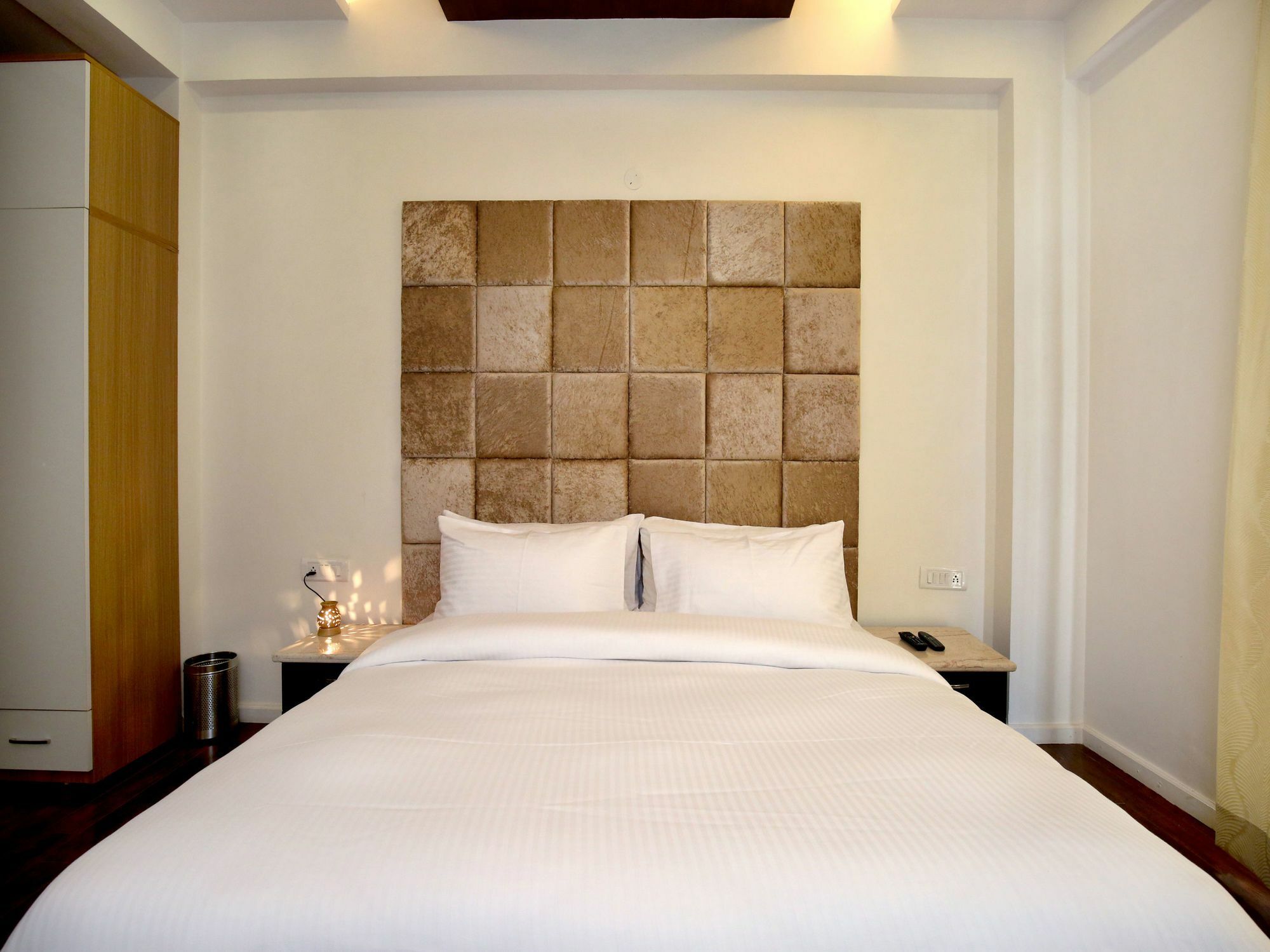Oyo 9895 Valley View 1bhk Bharari Hotel