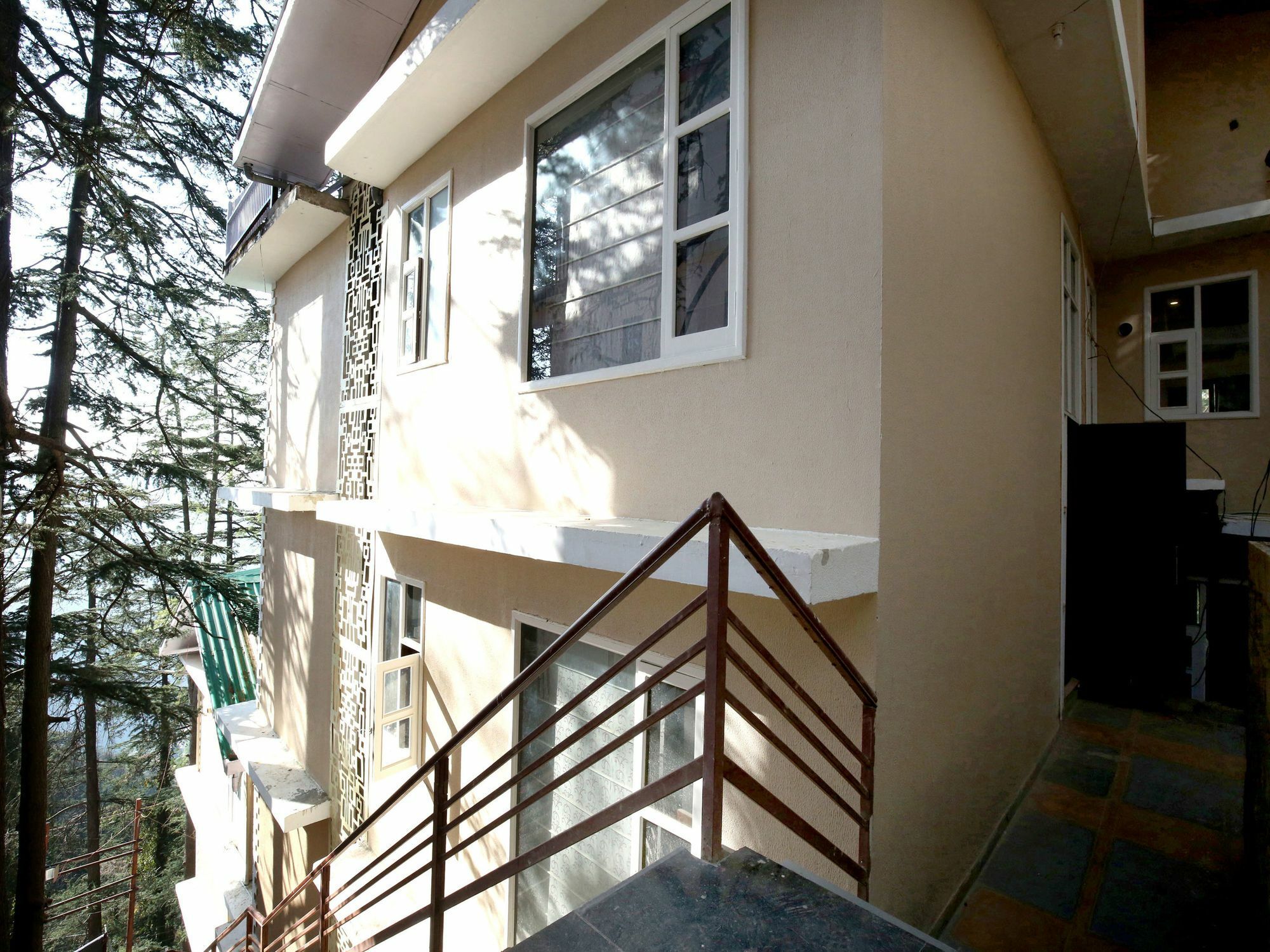 Oyo 9895 Valley View 1bhk Bharari Shimla