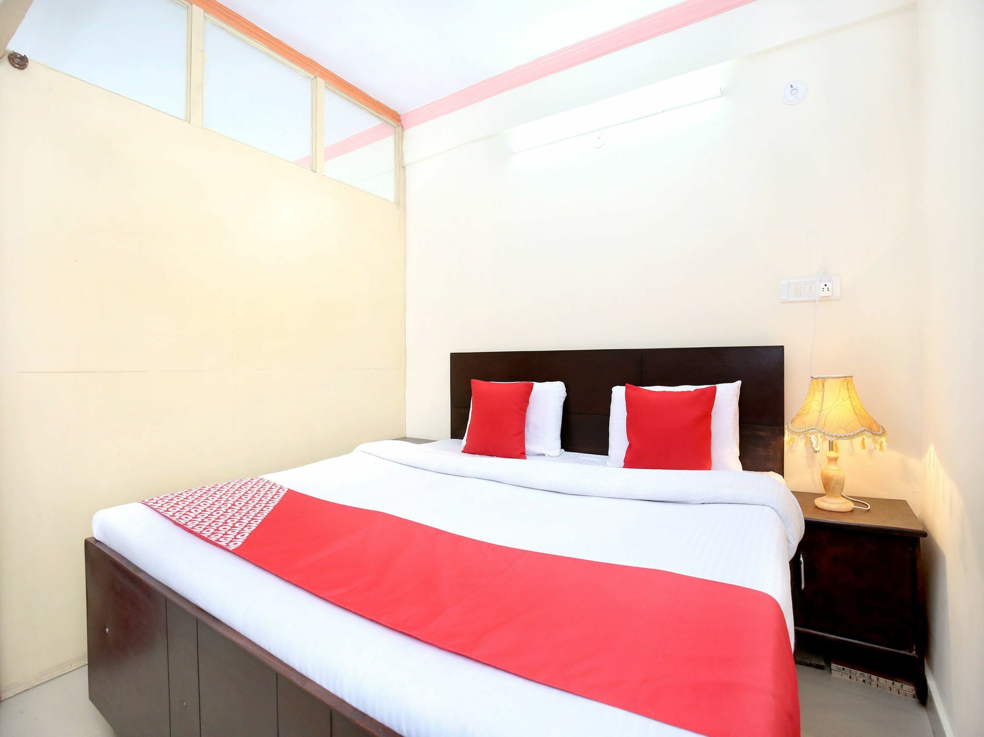 Oyo 12931 2bhk Valley Shimla