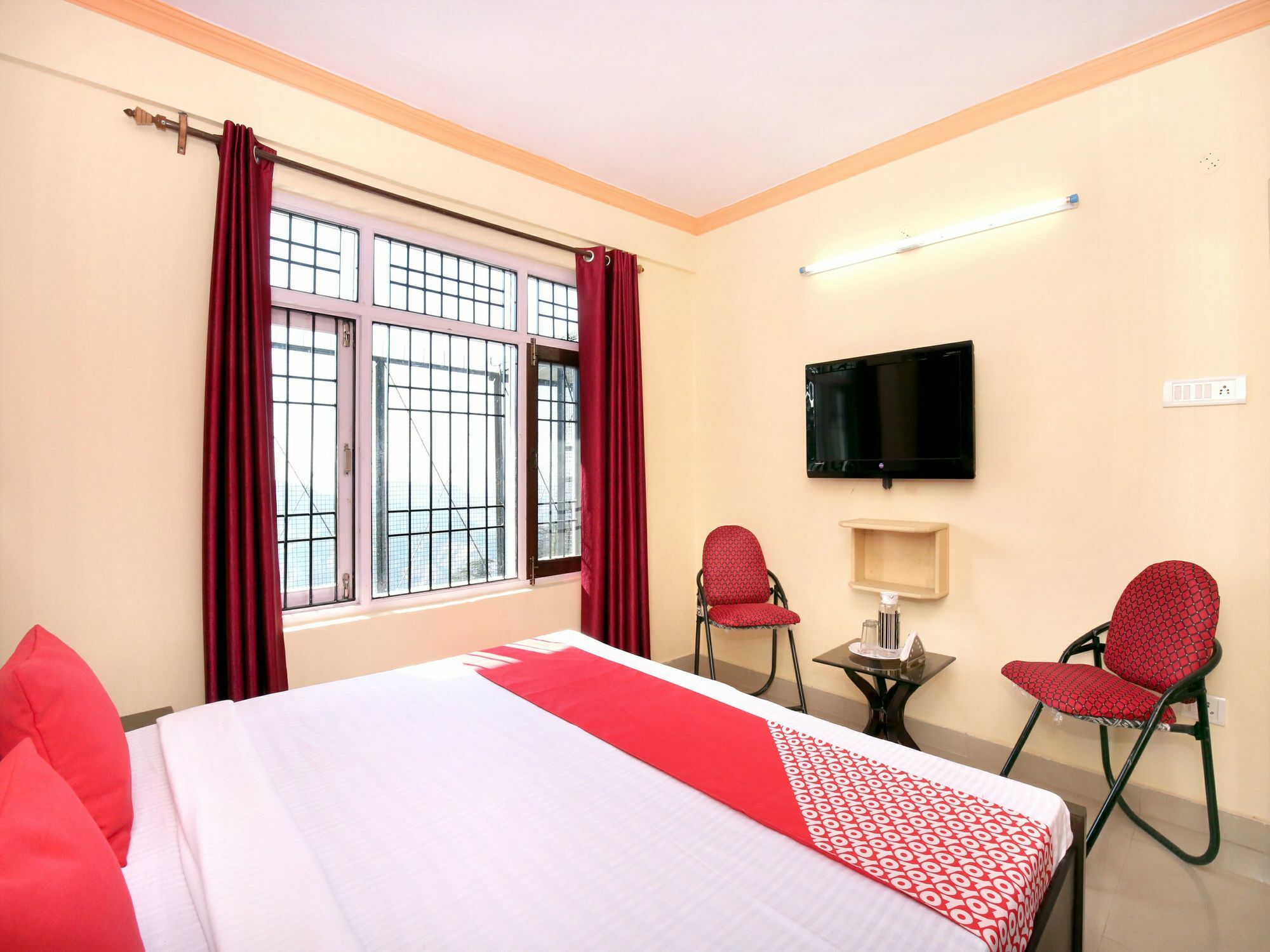 Oyo 12931 2bhk Valley Shimla