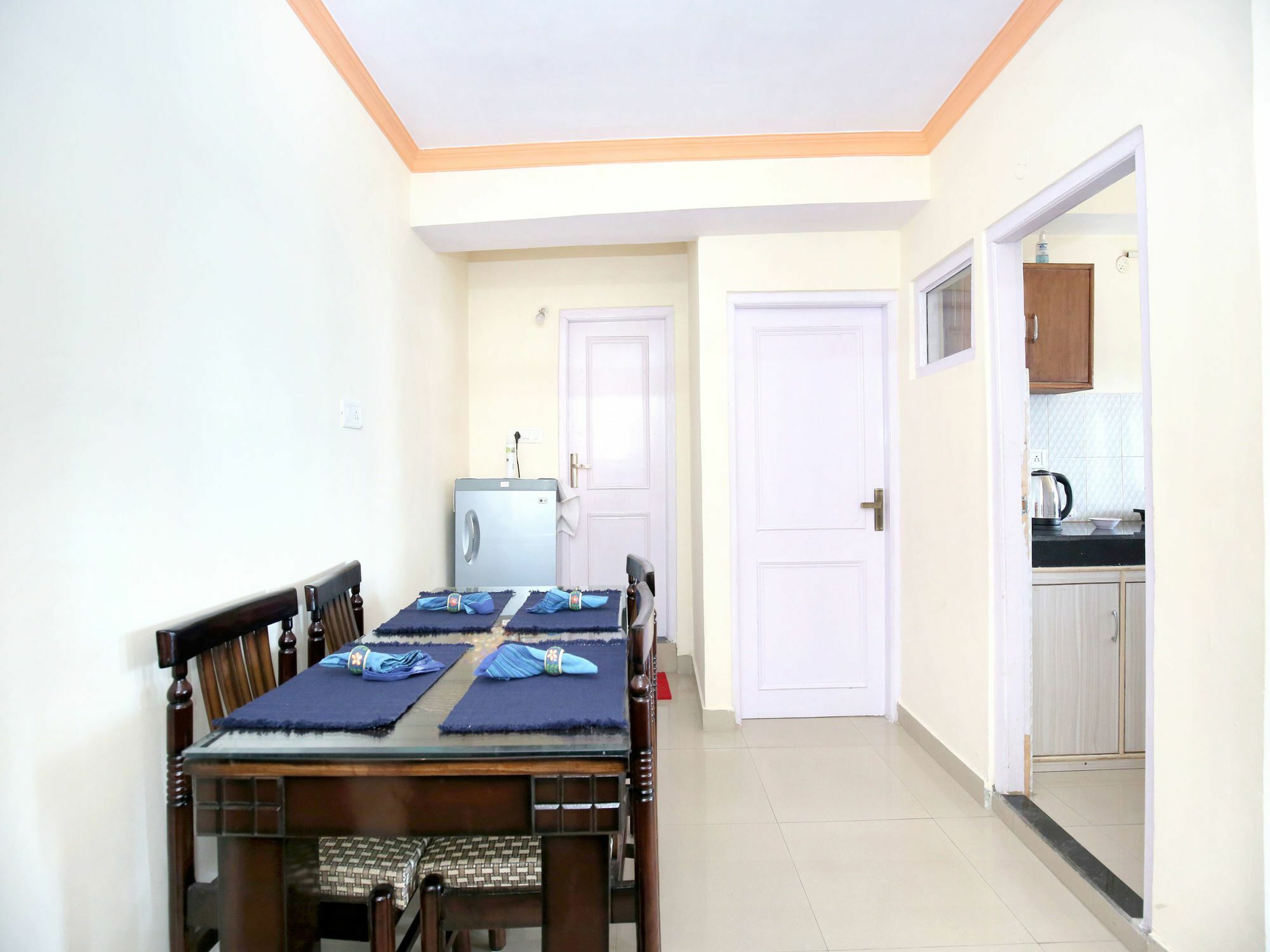 Oyo 12931 2bhk Valley Apartment *