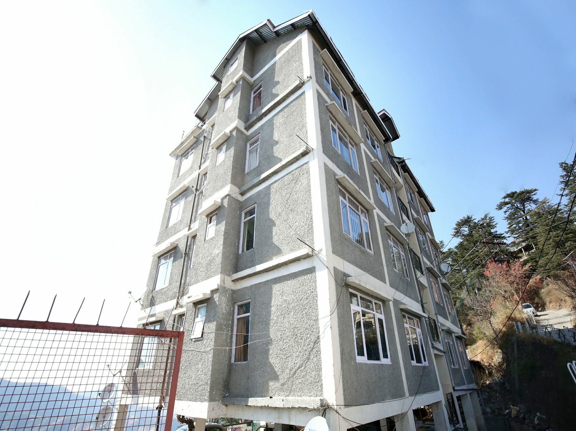 Oyo 12931 2bhk Valley Apartment