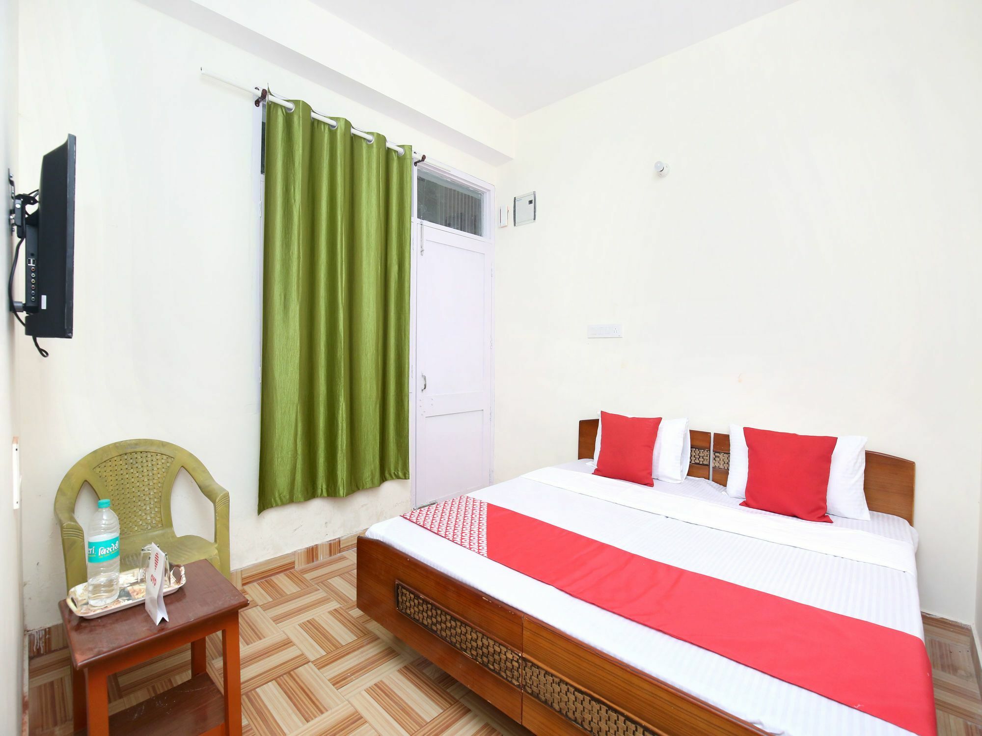 Apartment Pine Forest View 1rk In Bharari *
