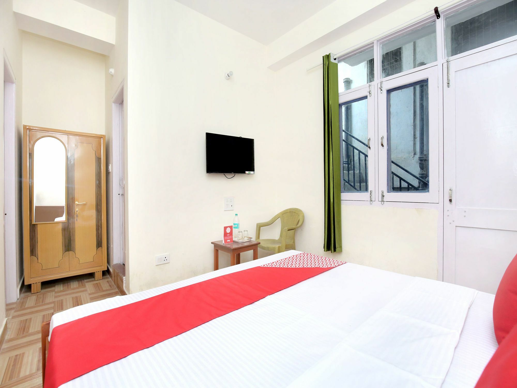 Apartment Pine Forest View 1rk In Bharari *
