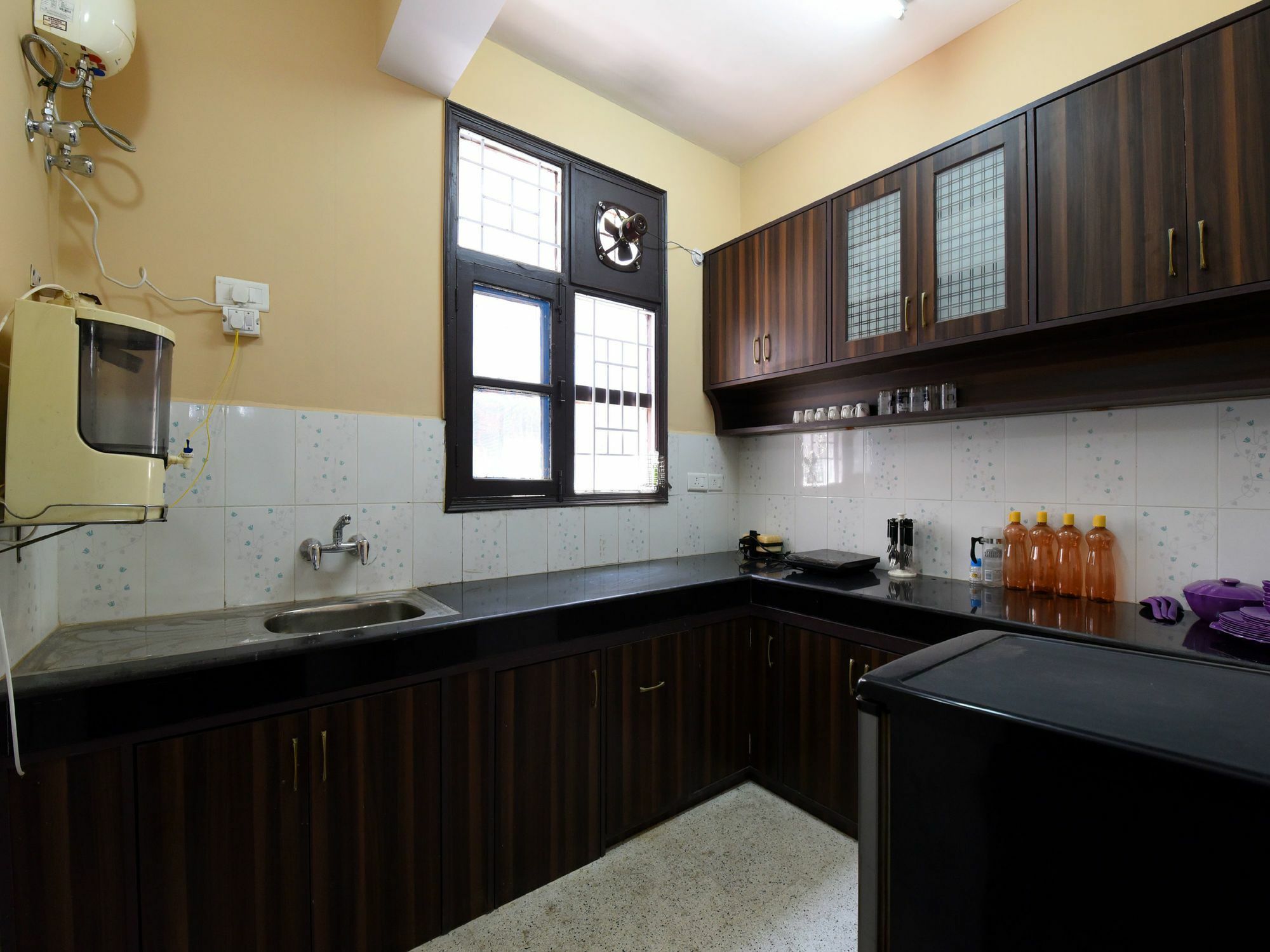 Apartment Oyo 14122 Modern 2bhk Hills View Himuda Colony Kasumptti Shimla