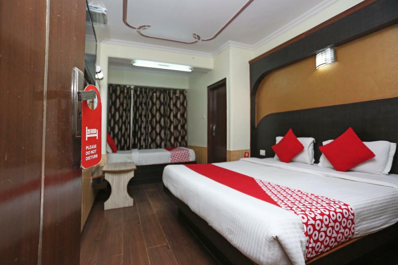 Oyo 27002 Hsr Ram Bazaar 3*