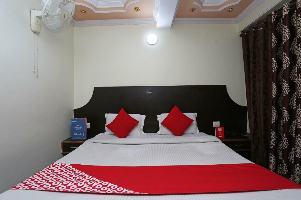 Hotel Oyo 27002 Hsr Ram Bazaar 3*