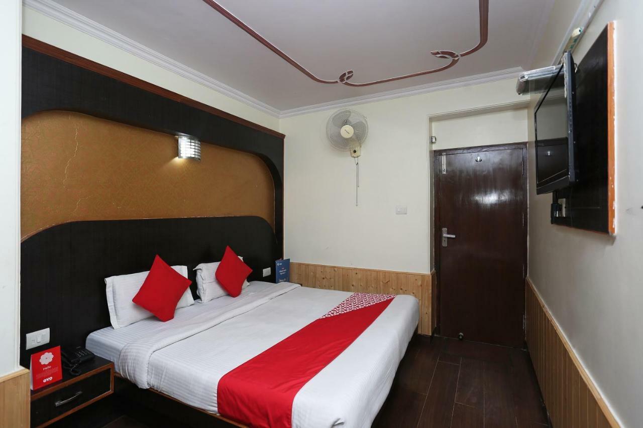 Oyo 27002 Hsr Ram Bazaar 3*