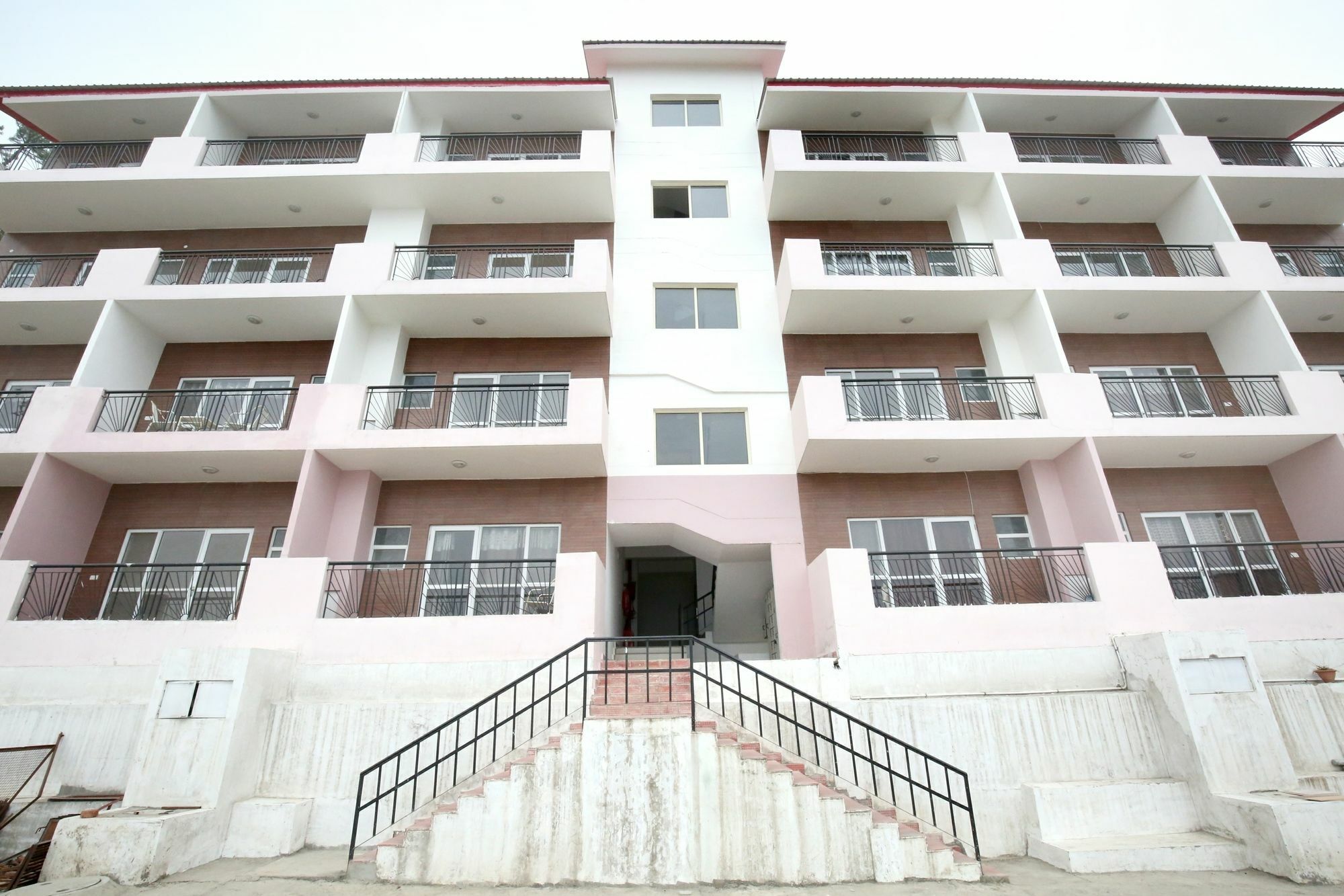 Oyo 11486 1bhk Nature's Paradise 2*