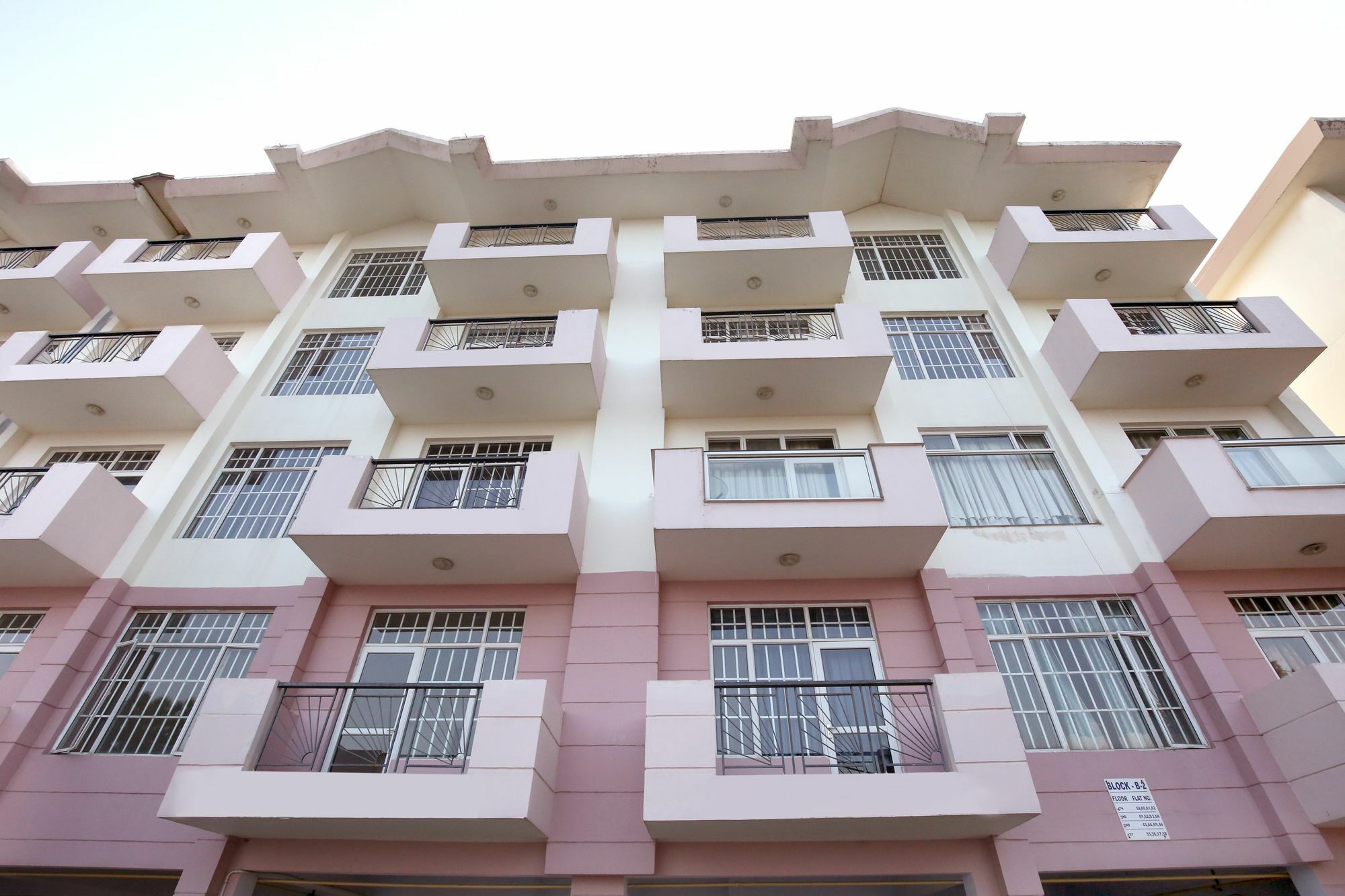 Hill View 2bhk Sojourn In Bharari, Guest house