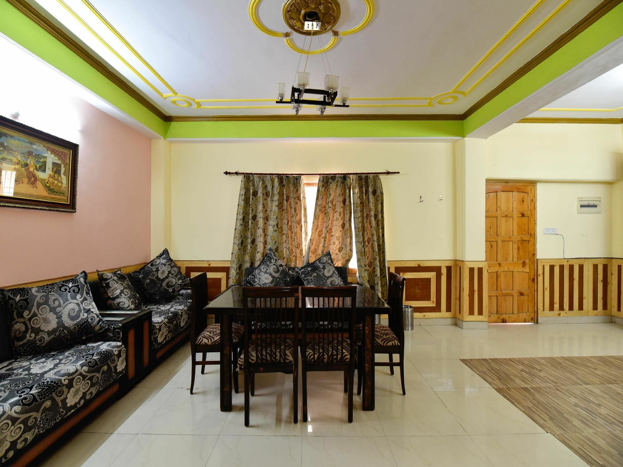 Oyo 4681 Snow Flake 3* Shimla