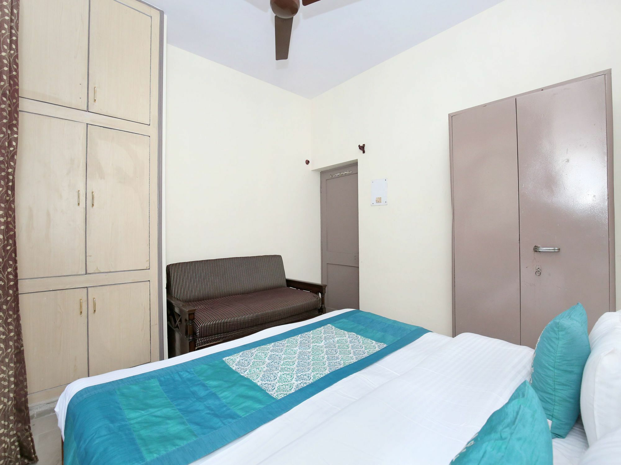 Apartment Elegant 3bhk Abode In Shoghi,