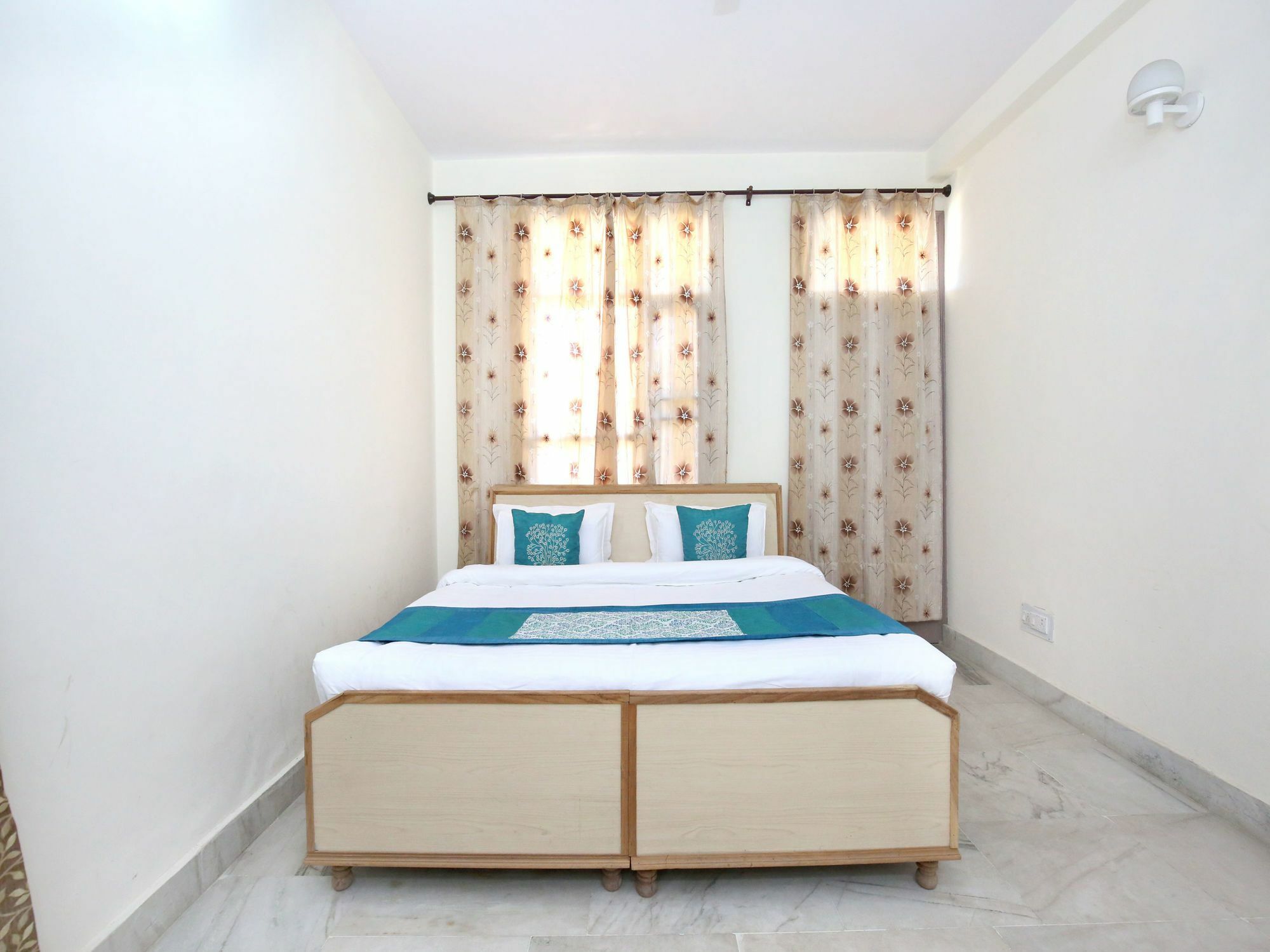 Apartment Elegant 3bhk Abode In Shoghi,