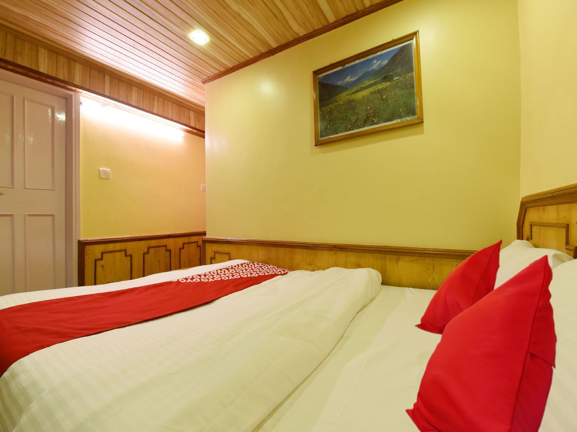 Oyo 12268 Samrat 3* Shimla