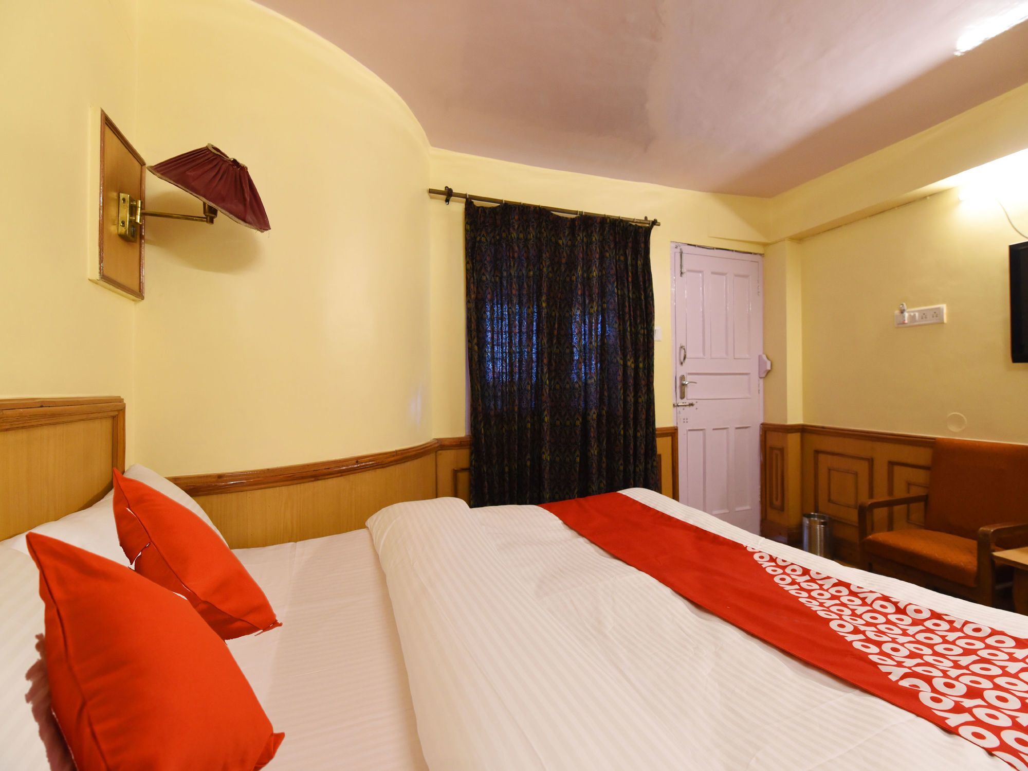 Oyo 12268 Samrat 3* Shimla