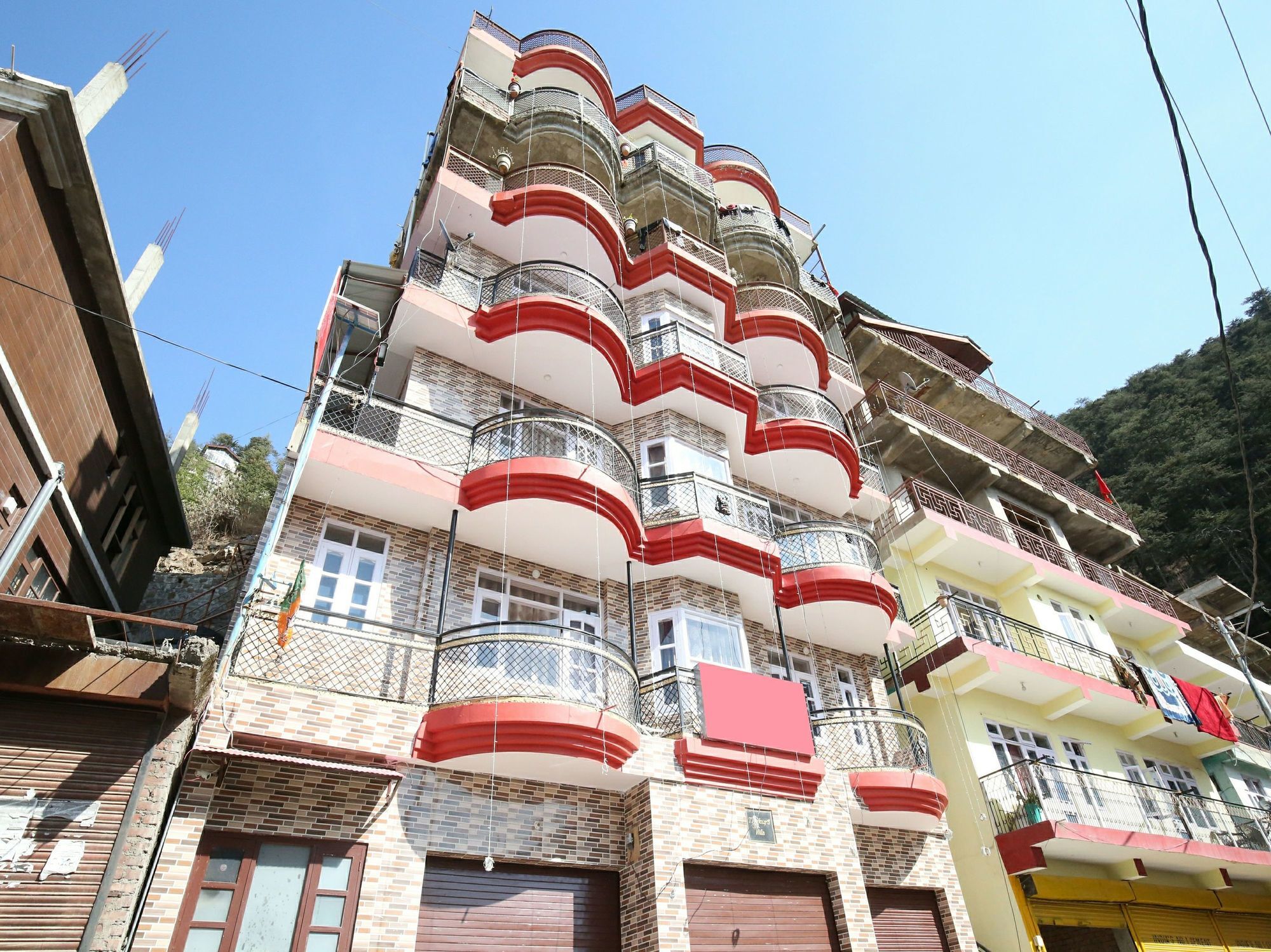 Valley View 1bhk Home, Bharari, Apartment