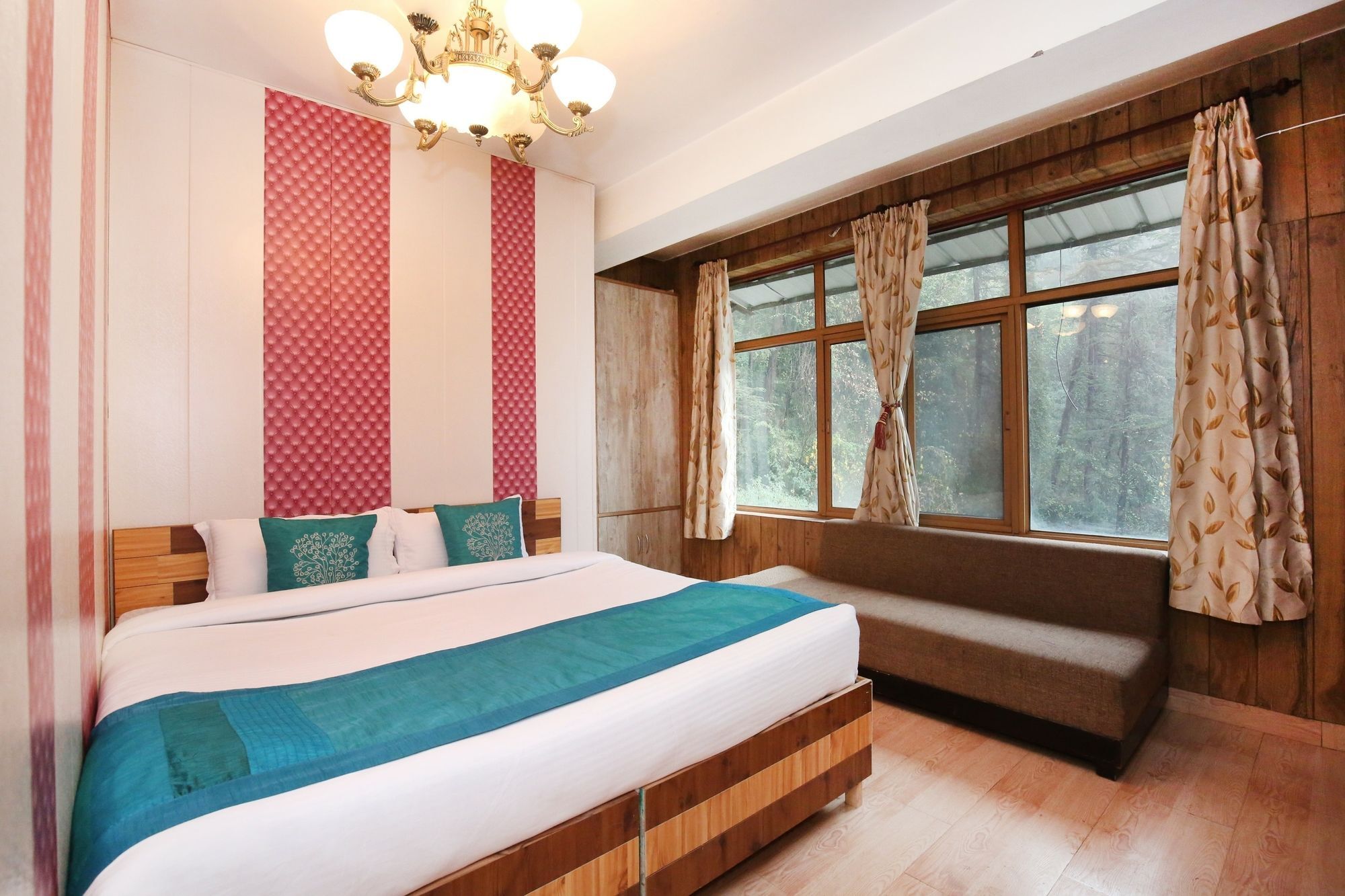 Oyo 10904 Sunny Woods Khalini Shimla
