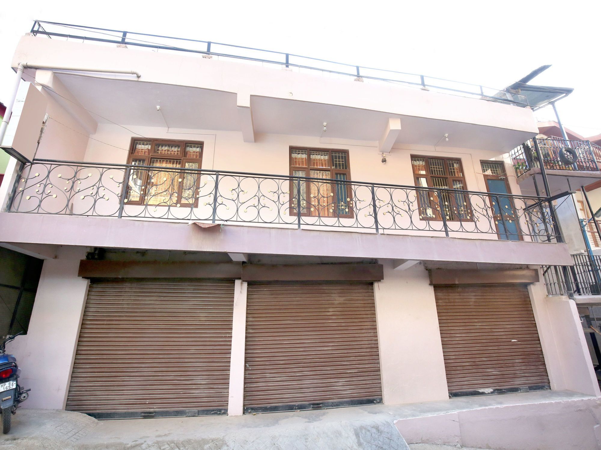 Oyo 12733 Seven Hills View Lower Bharari Apartment *