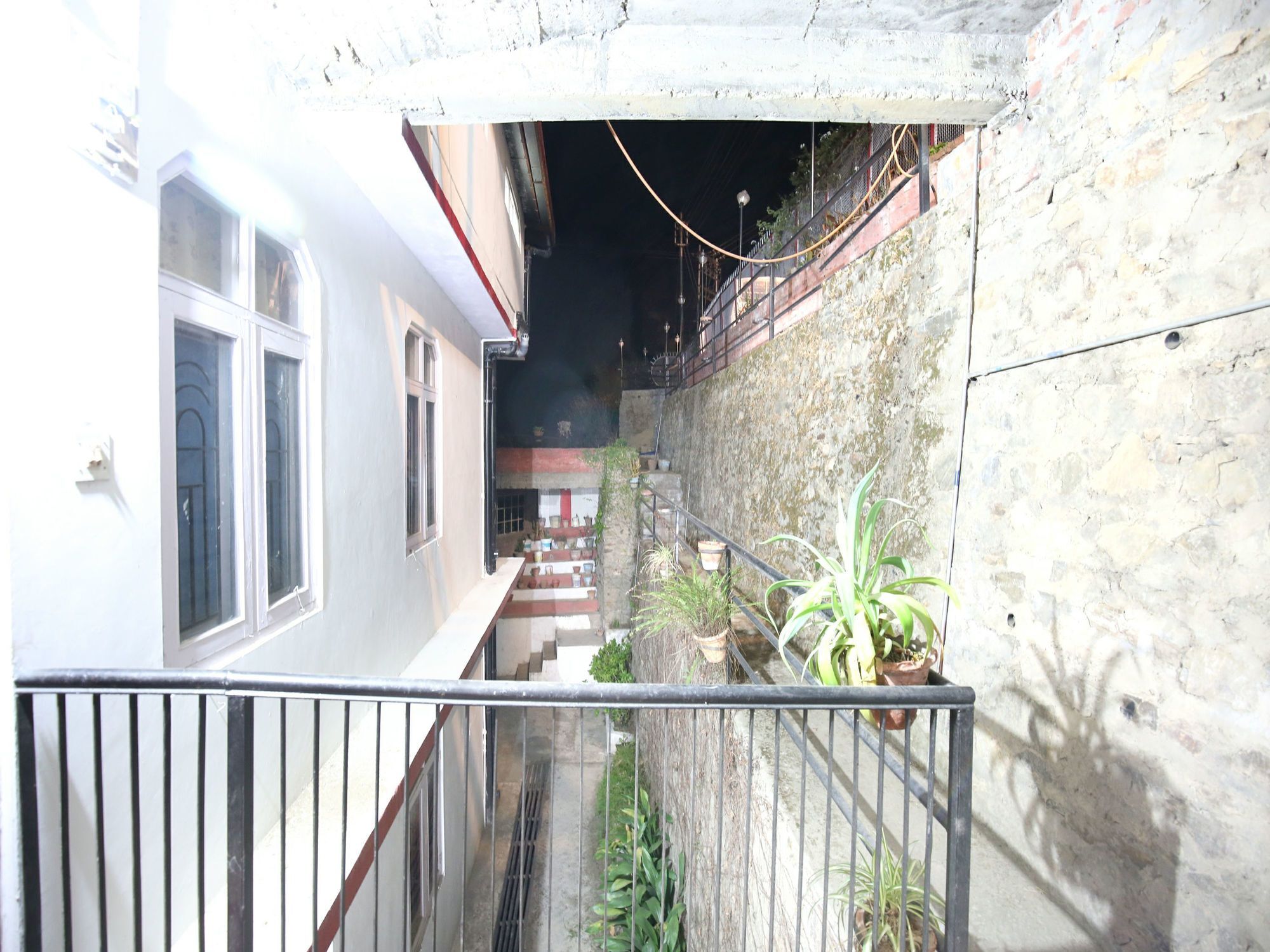 Oyo 12241 2rk Shoghi Hotel