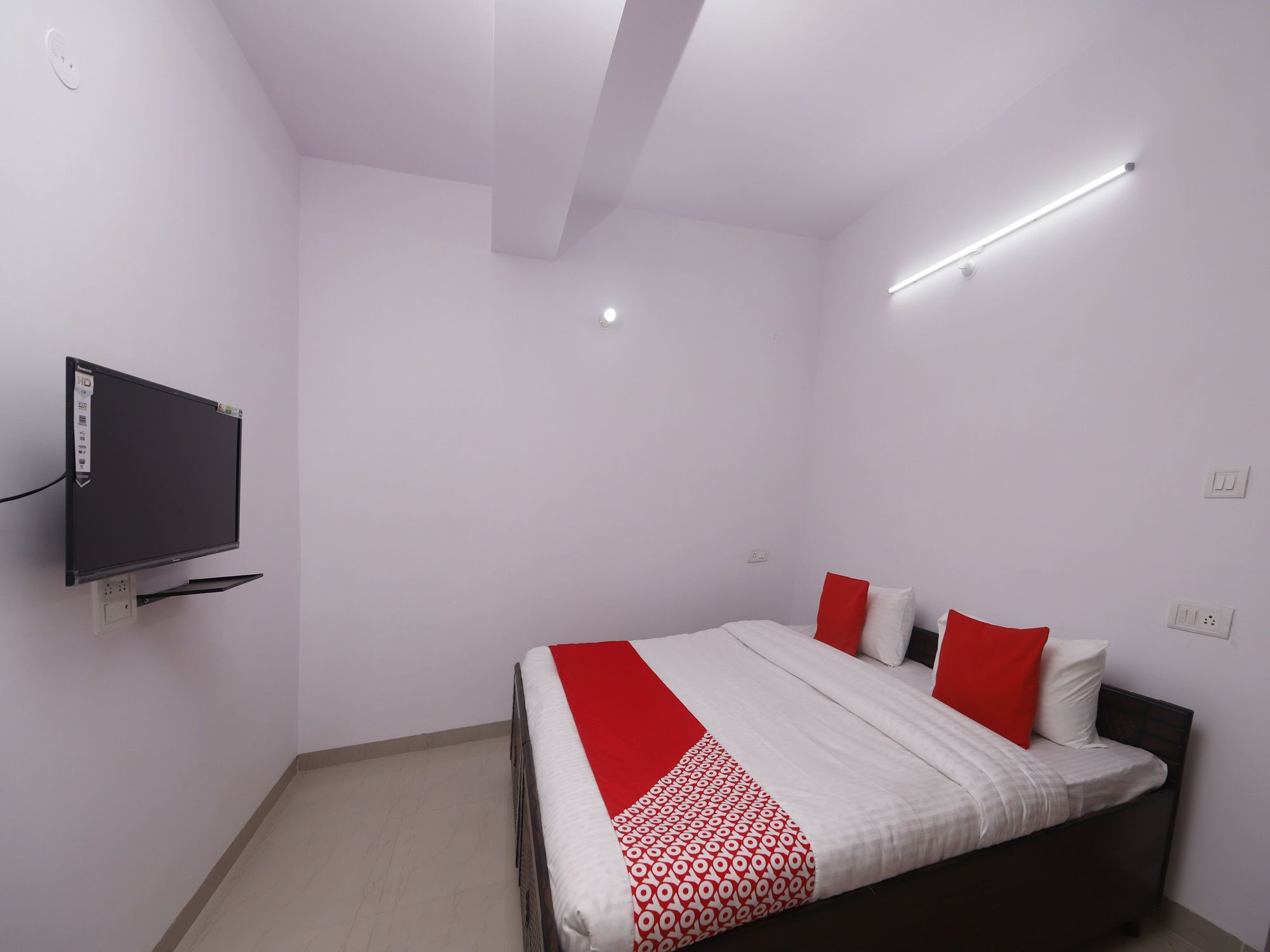 Oyo 12695 Cosy 5bhk Himuda Sanjauli Apartment *