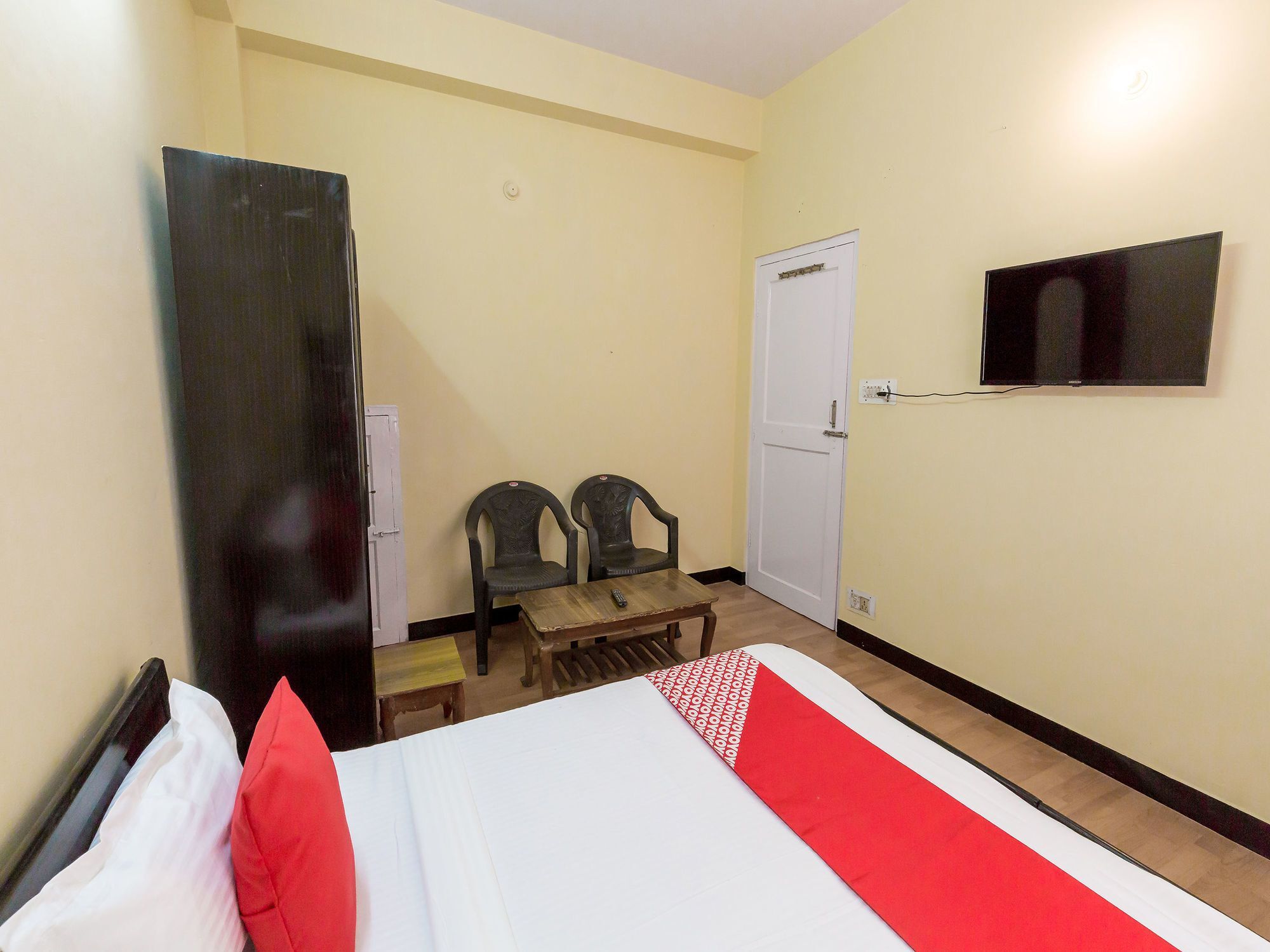 Apartment Oyo 12685 2bhk Sankat Mochan
