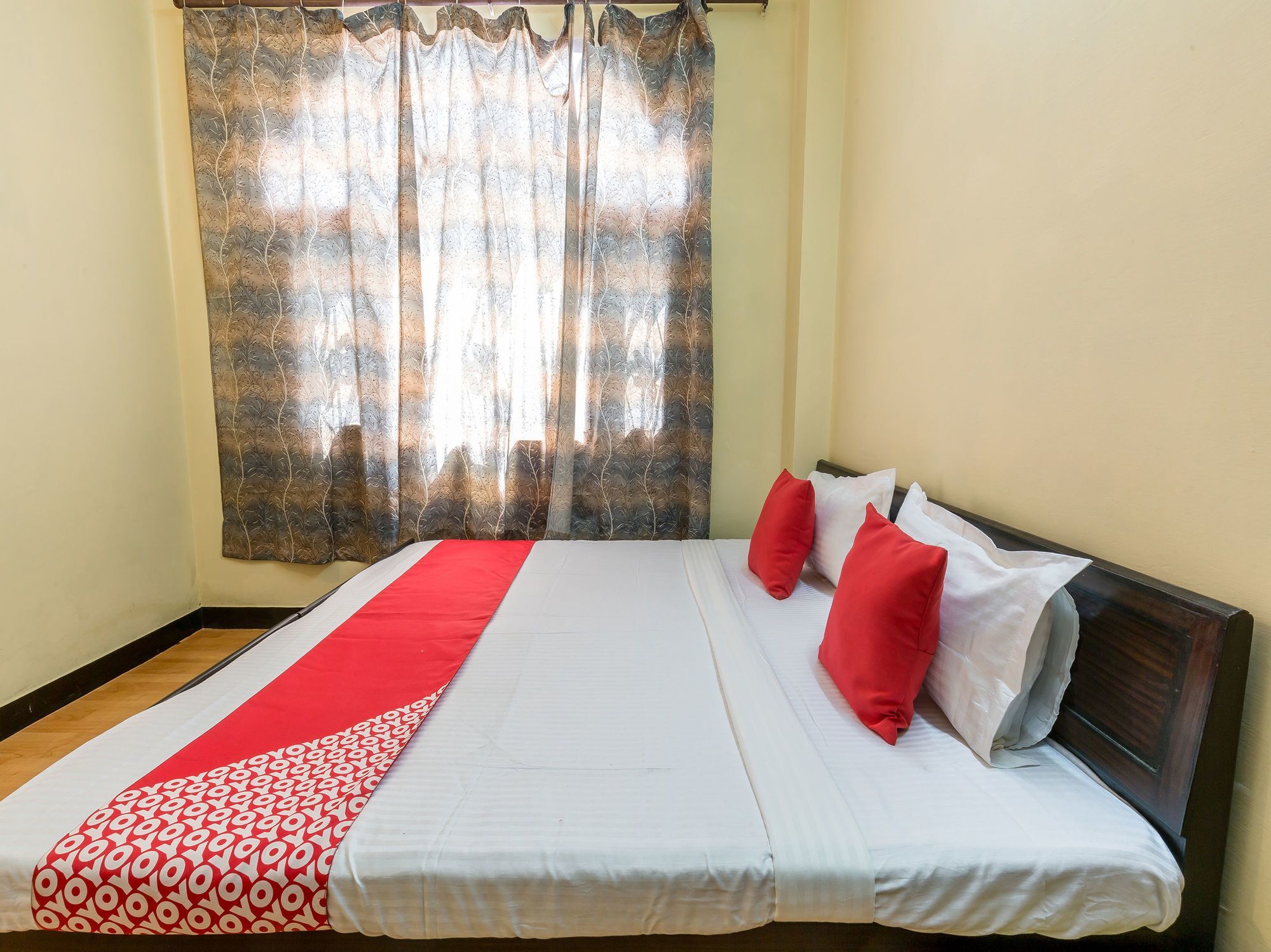 Apartment Oyo 12685 2bhk Sankat Mochan *
