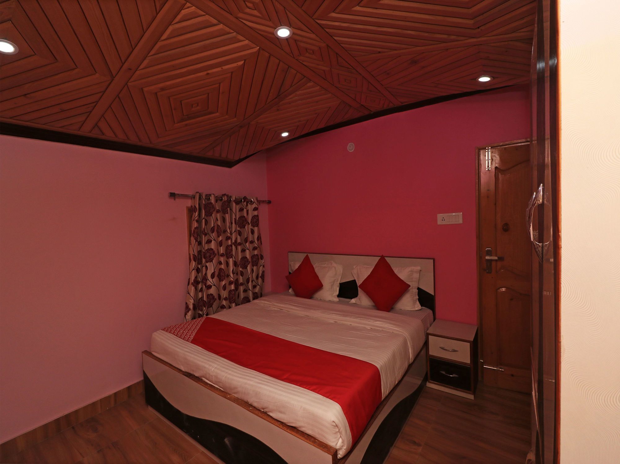 Oyo 13408 3bhk Hill View Devnagar *