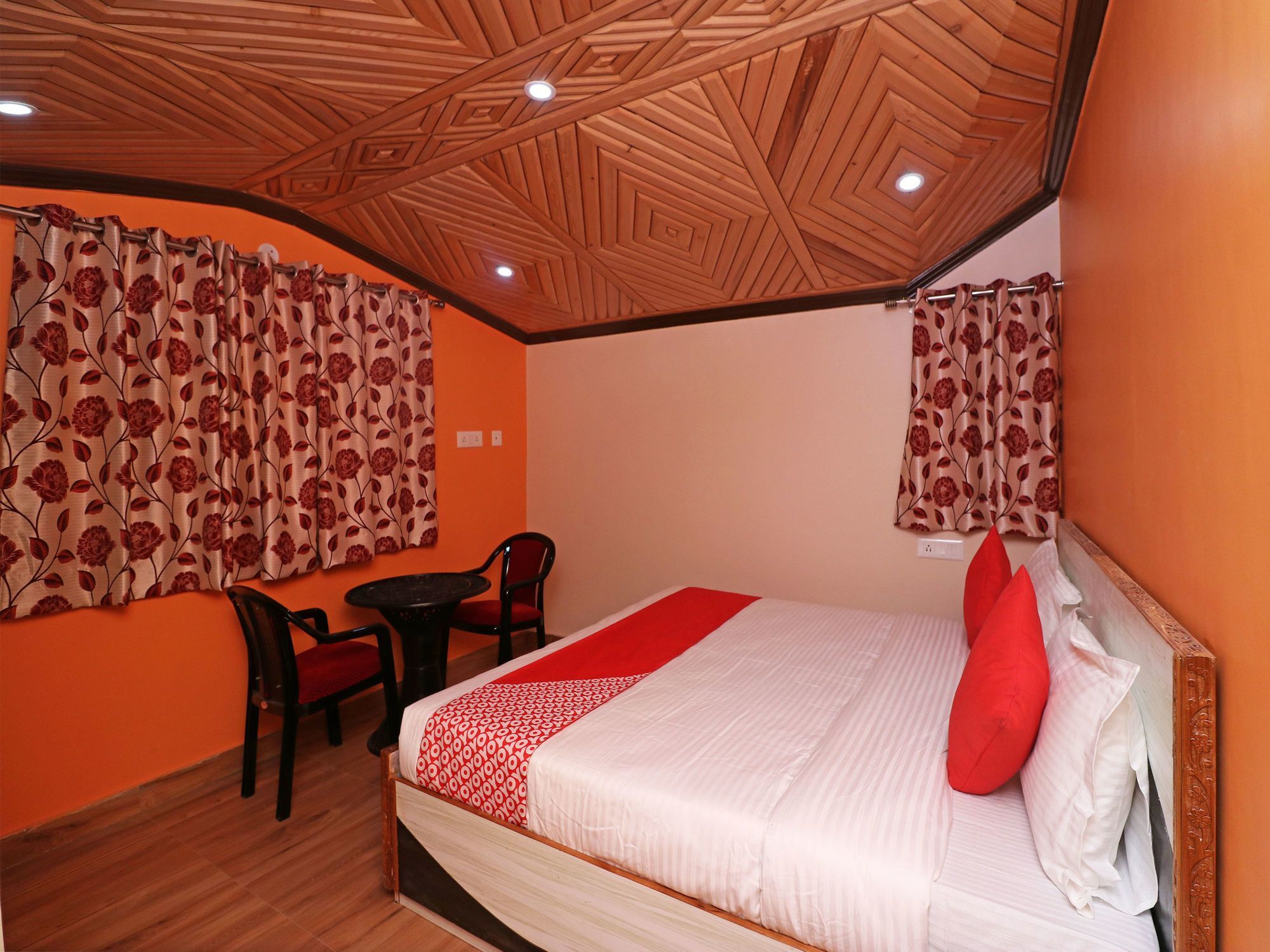 Apartment Oyo 13408 3bhk Hill View Devnagar *