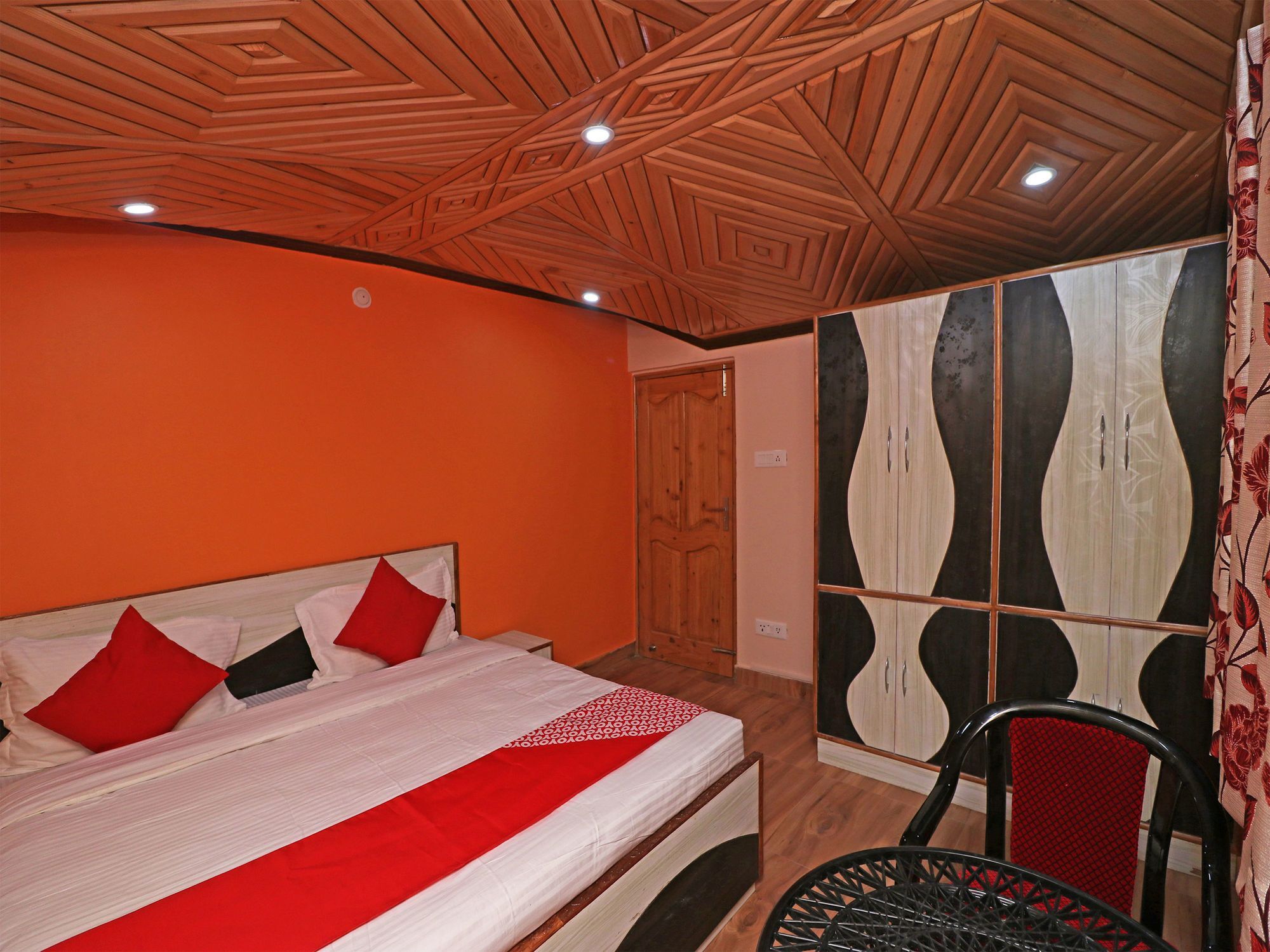 Apartment Oyo 13408 3bhk Hill View Devnagar *