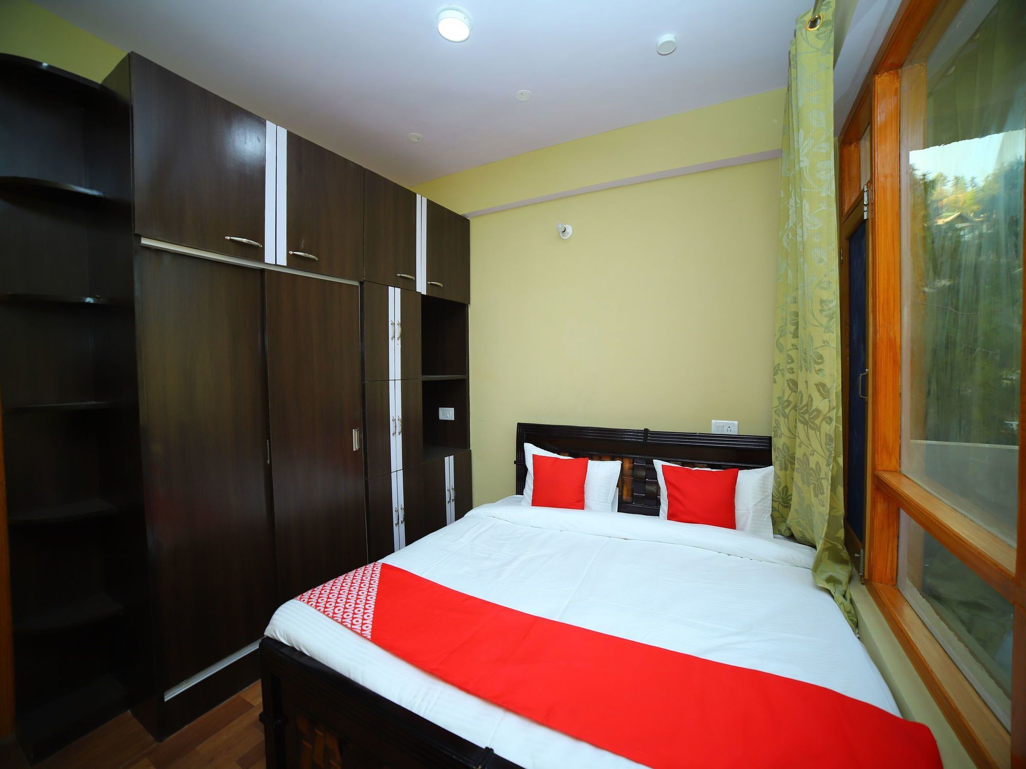 Oyo 12391 2bhk Hill View Lower Panthagahtti Apartment Shimla