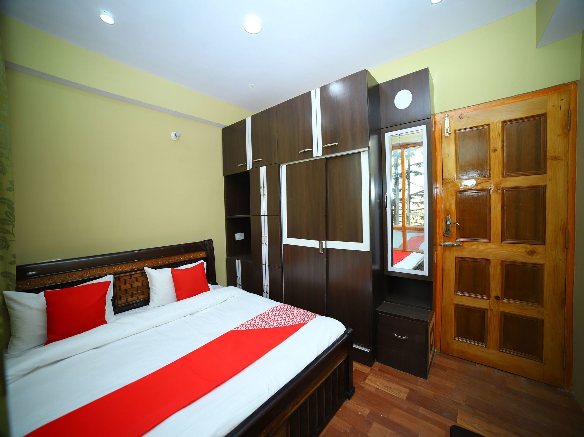 Apartment Oyo 12391 2bhk Hill View Lower Panthagahtti *