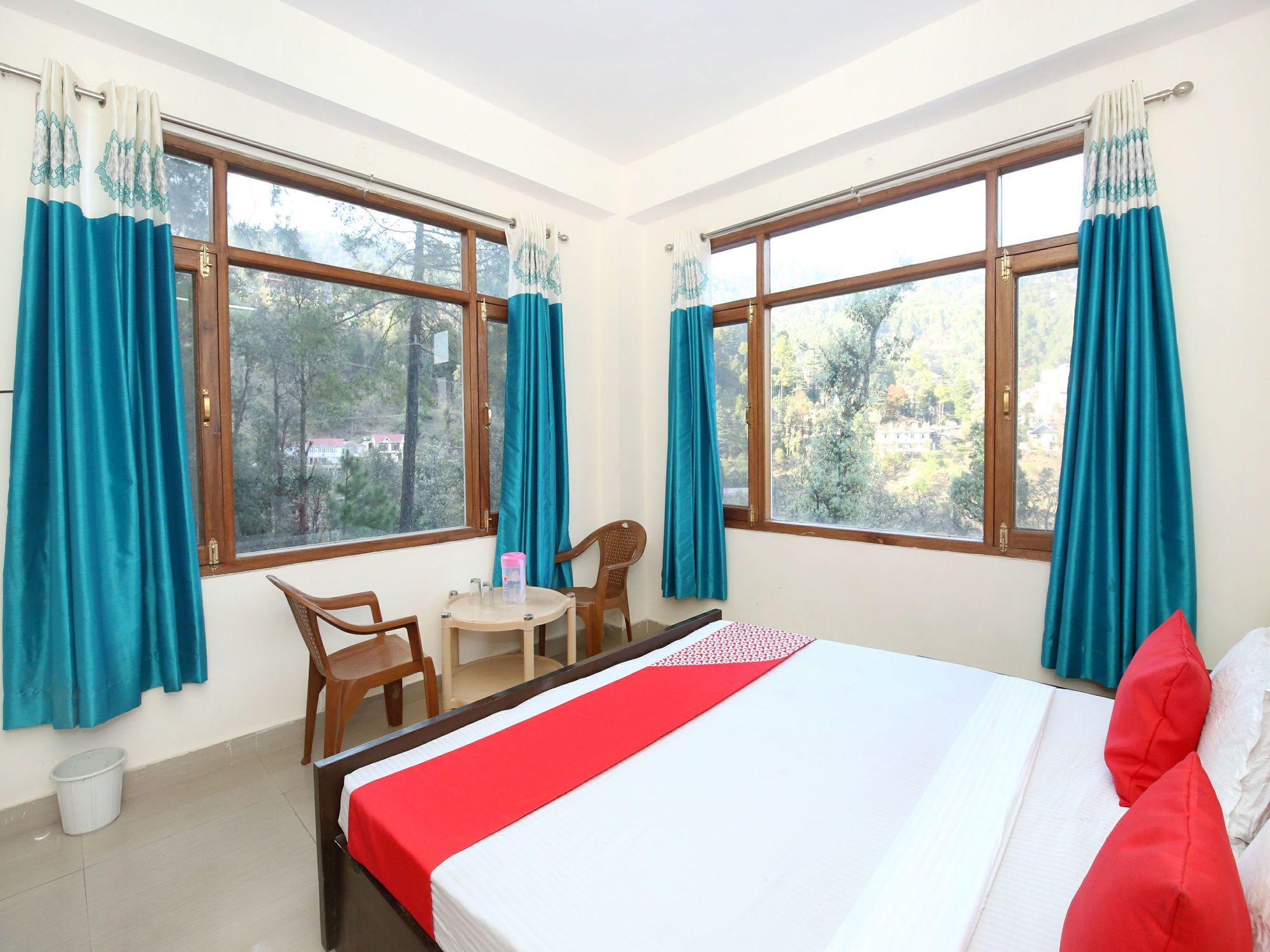 Oyo 12234 View Sankat Mochan Apartment