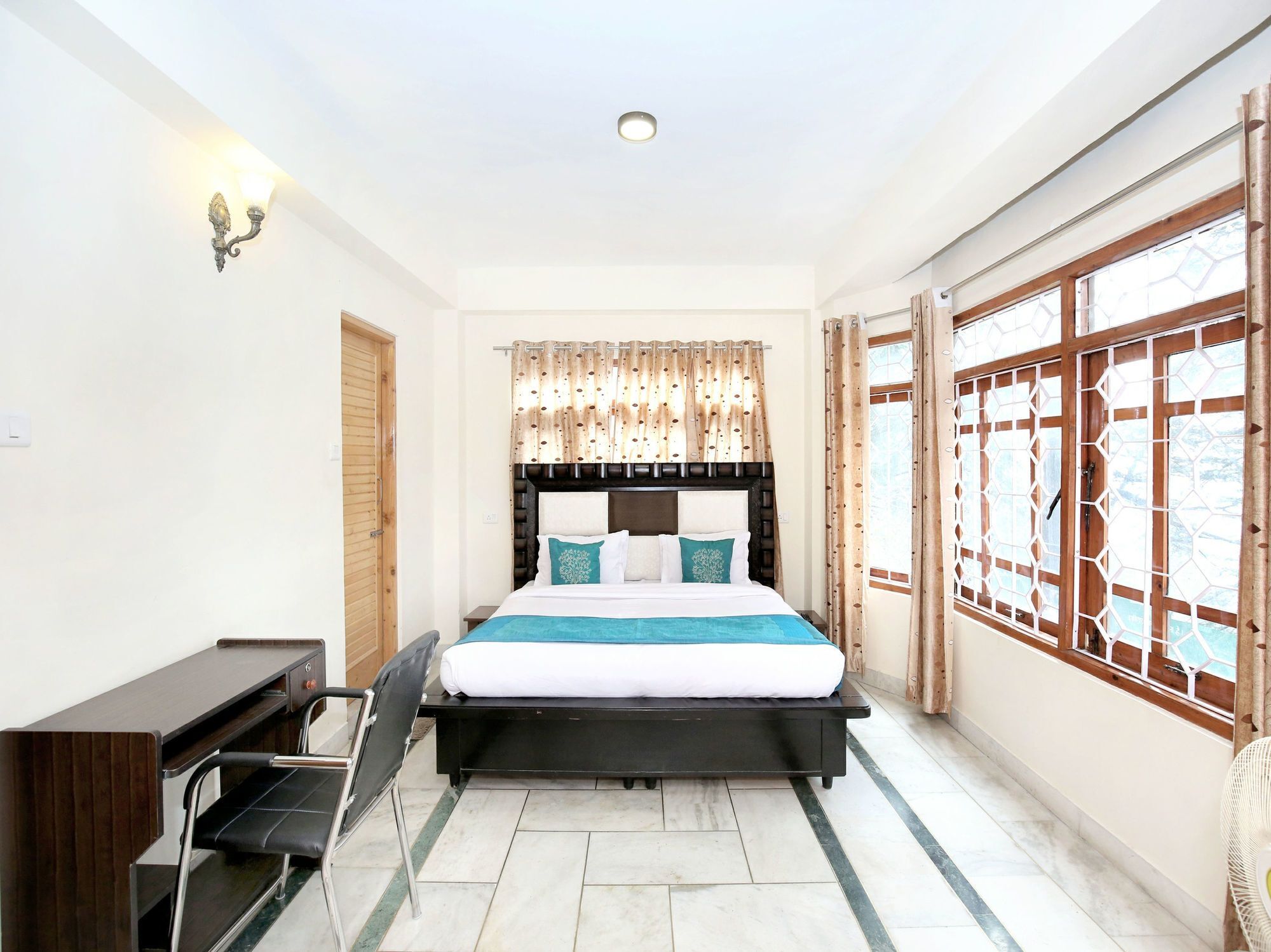 Oyo 11584 Modern * Shimla