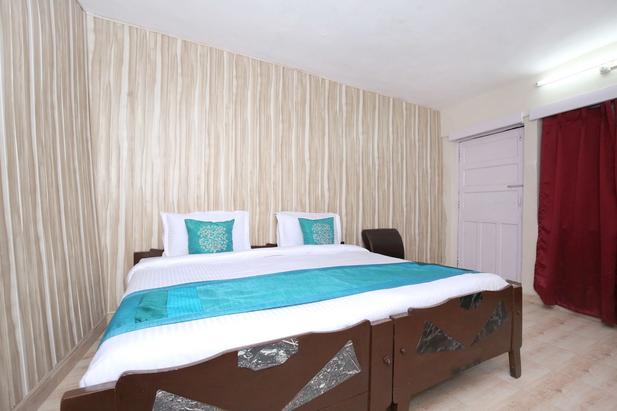 Oyo 10405 1bhk The Mall *