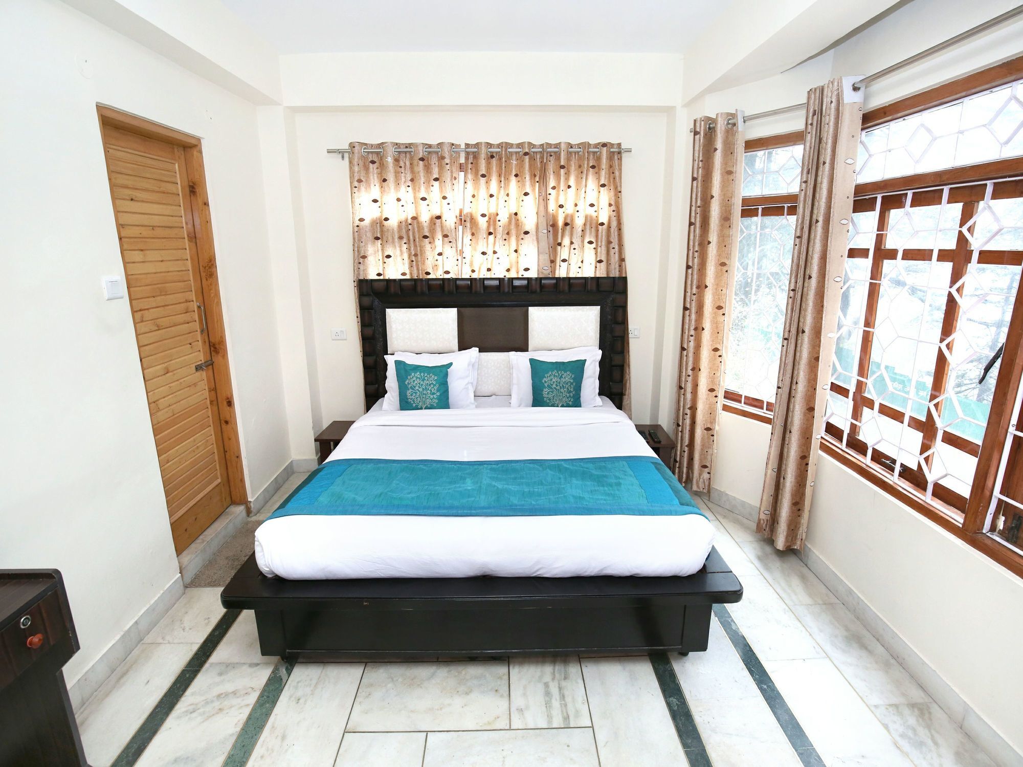 Oyo 11584 Modern *