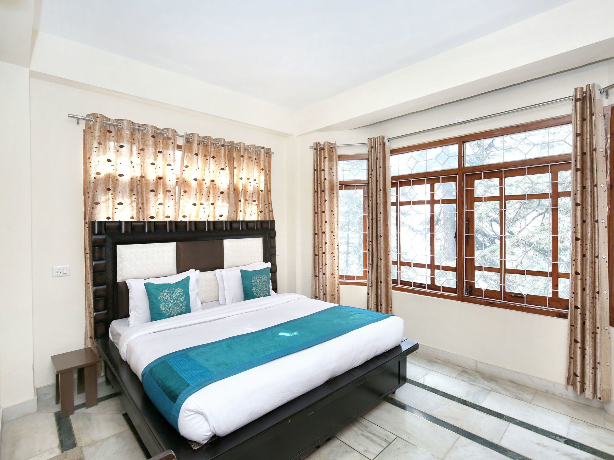 Oyo 11584 Modern