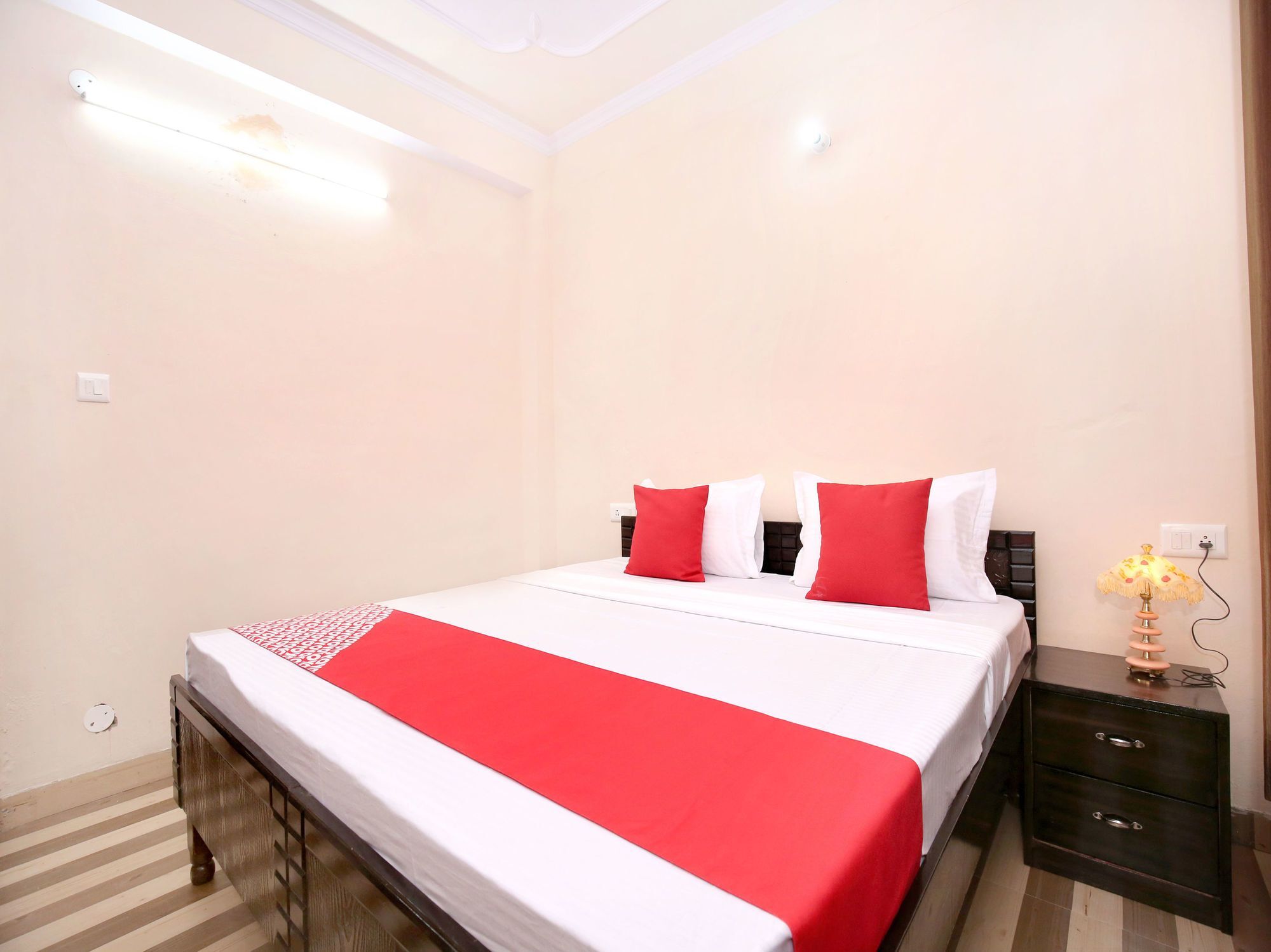 Oyo 12408 2bhk Hill View Kamyana Shimla