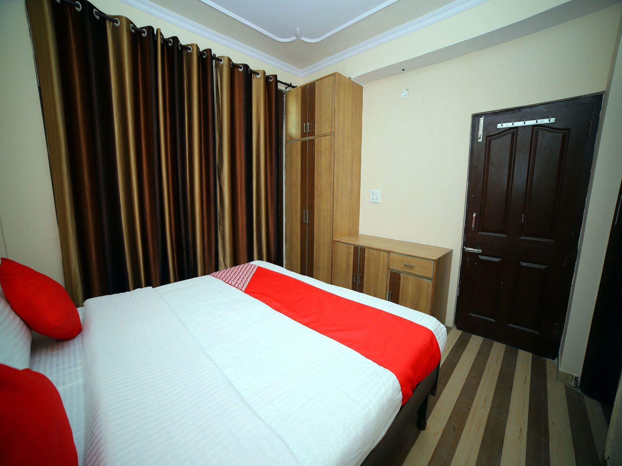 Apartment Oyo 12408 2bhk Hill View Kamyana Shimla