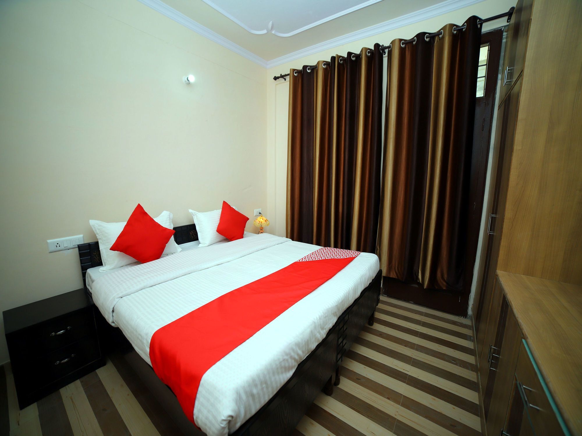Oyo 12408 2bhk Hill View Kamyana Shimla