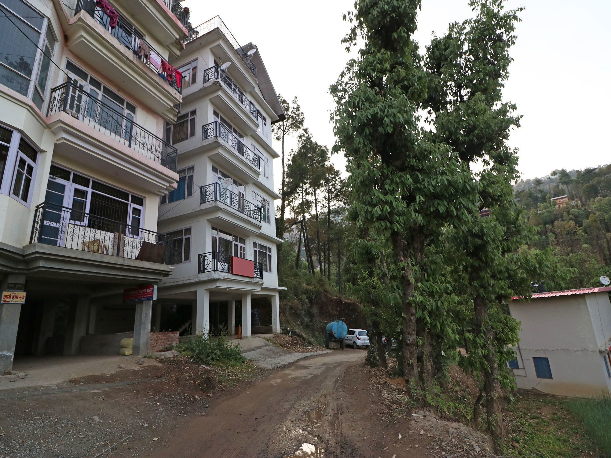 Oyo 13353 Friends Colony Shimla