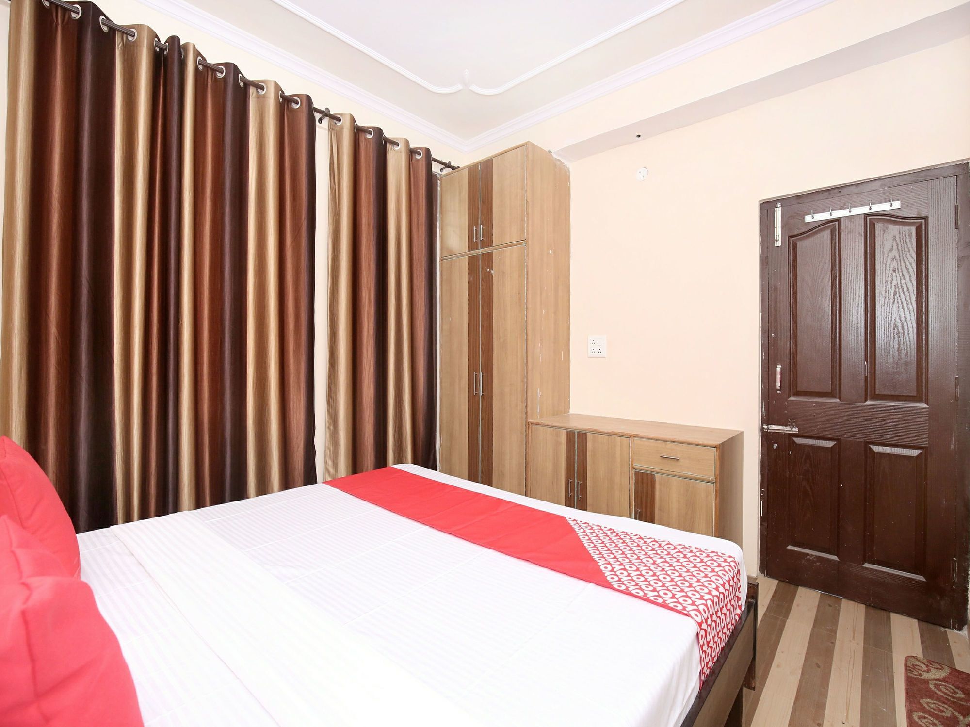 Oyo 12408 2bhk Hill View Kamyana * Shimla