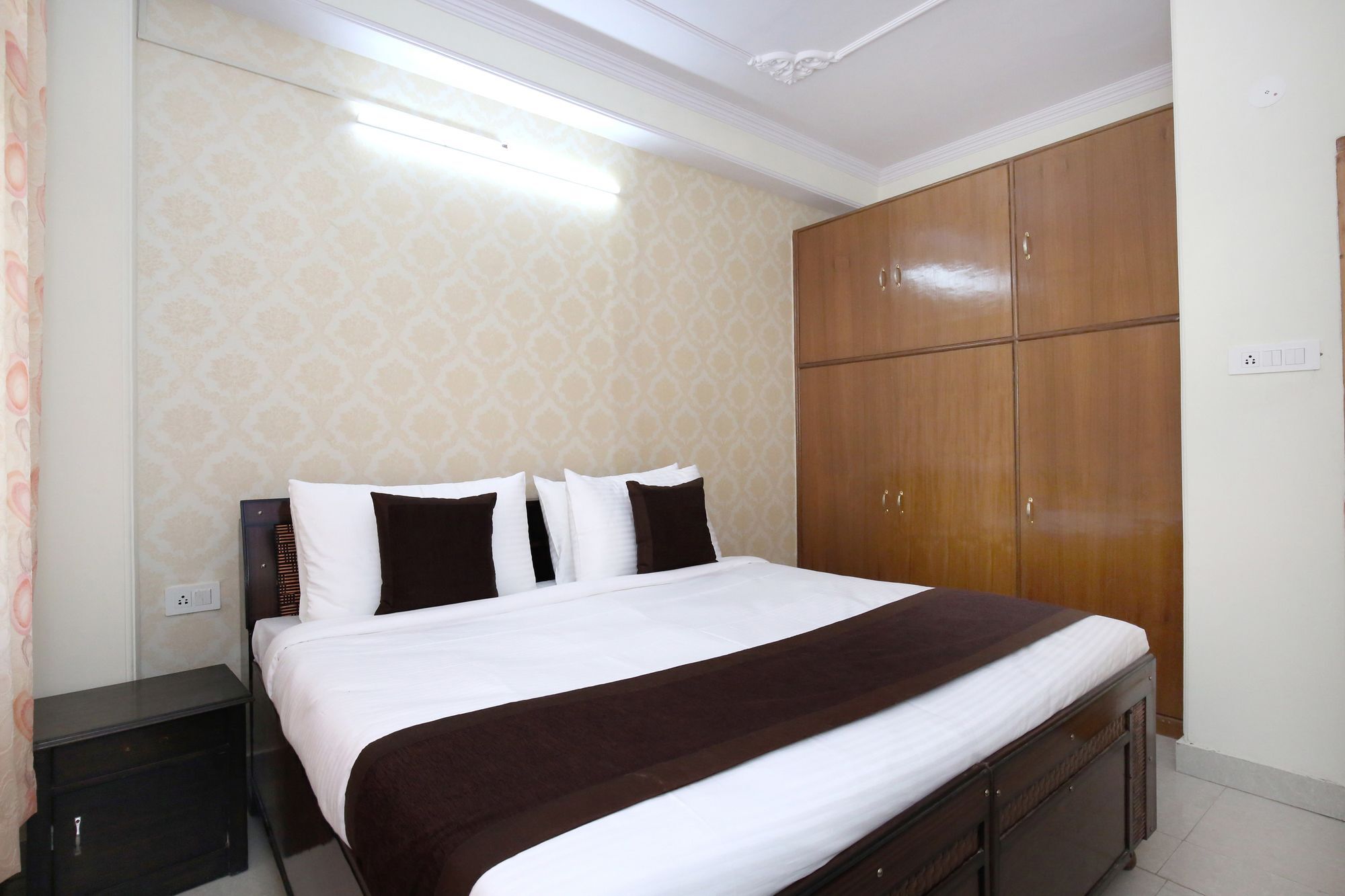 Apartment Oyo 10083 Golden Forest View 2bhk Bhattakufer