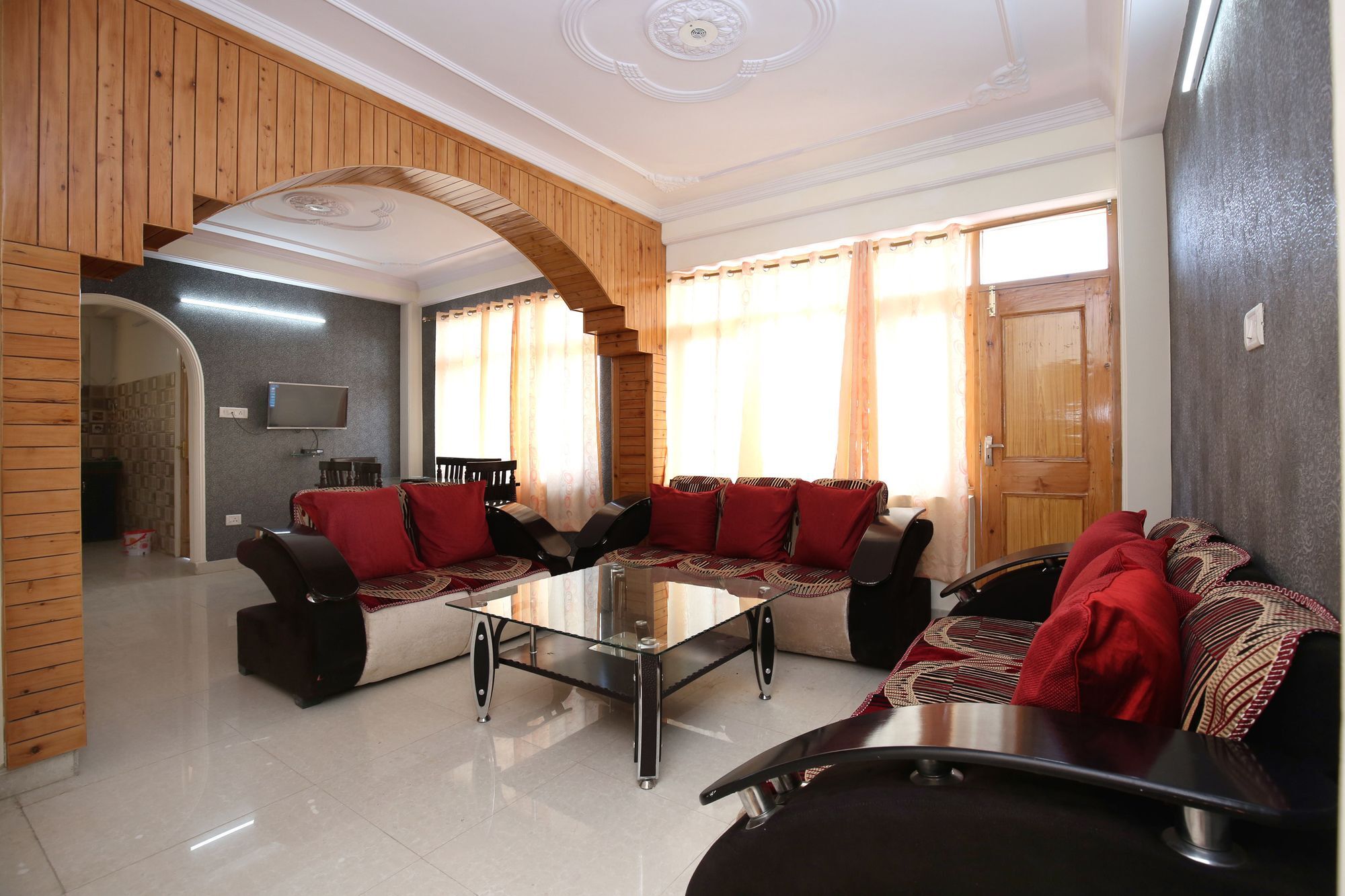 Apartment Oyo 10083 Golden Forest View 2bhk Bhattakufer