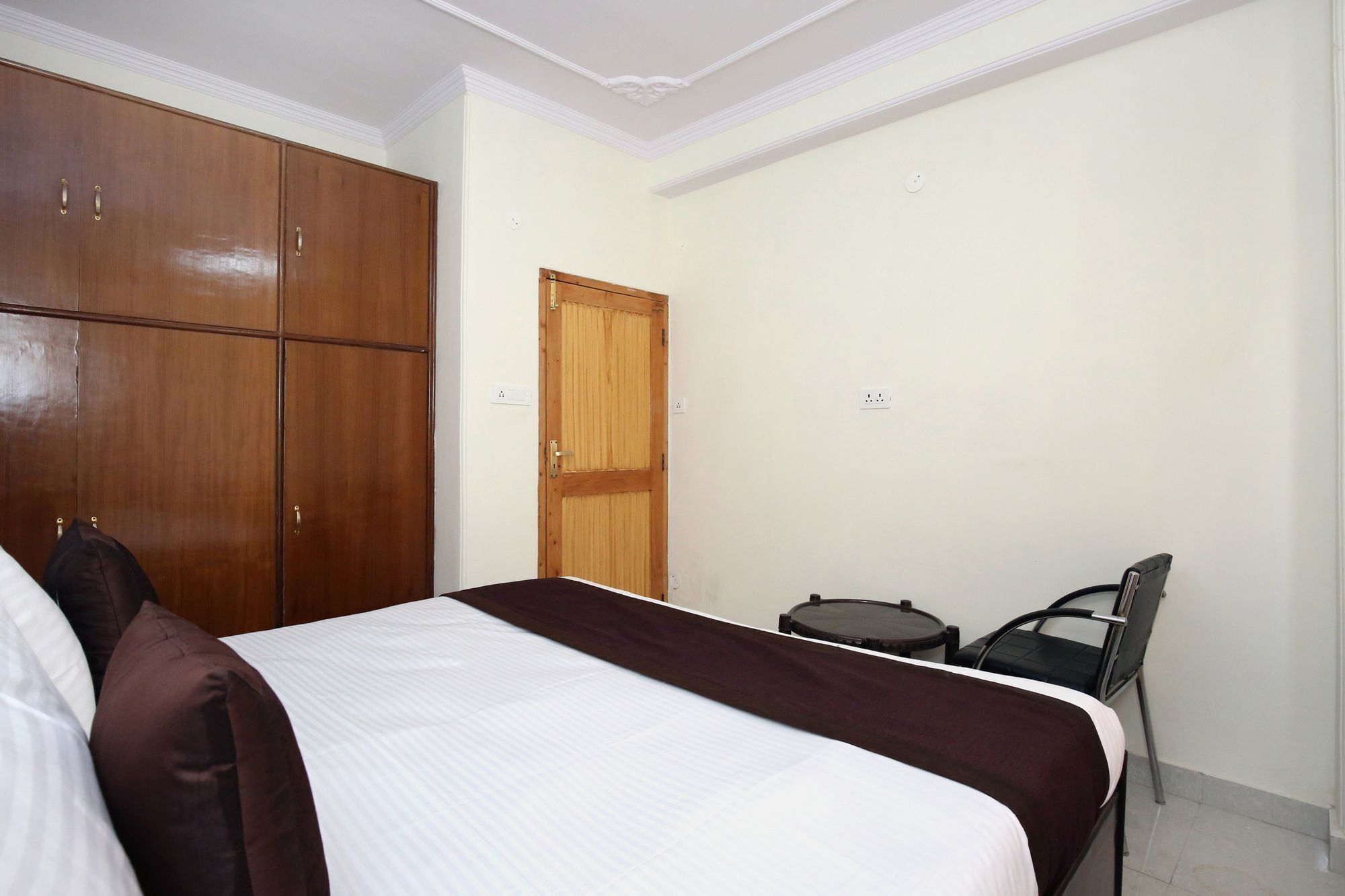 Oyo 10083 Golden Forest View 2bhk Bhattakufer