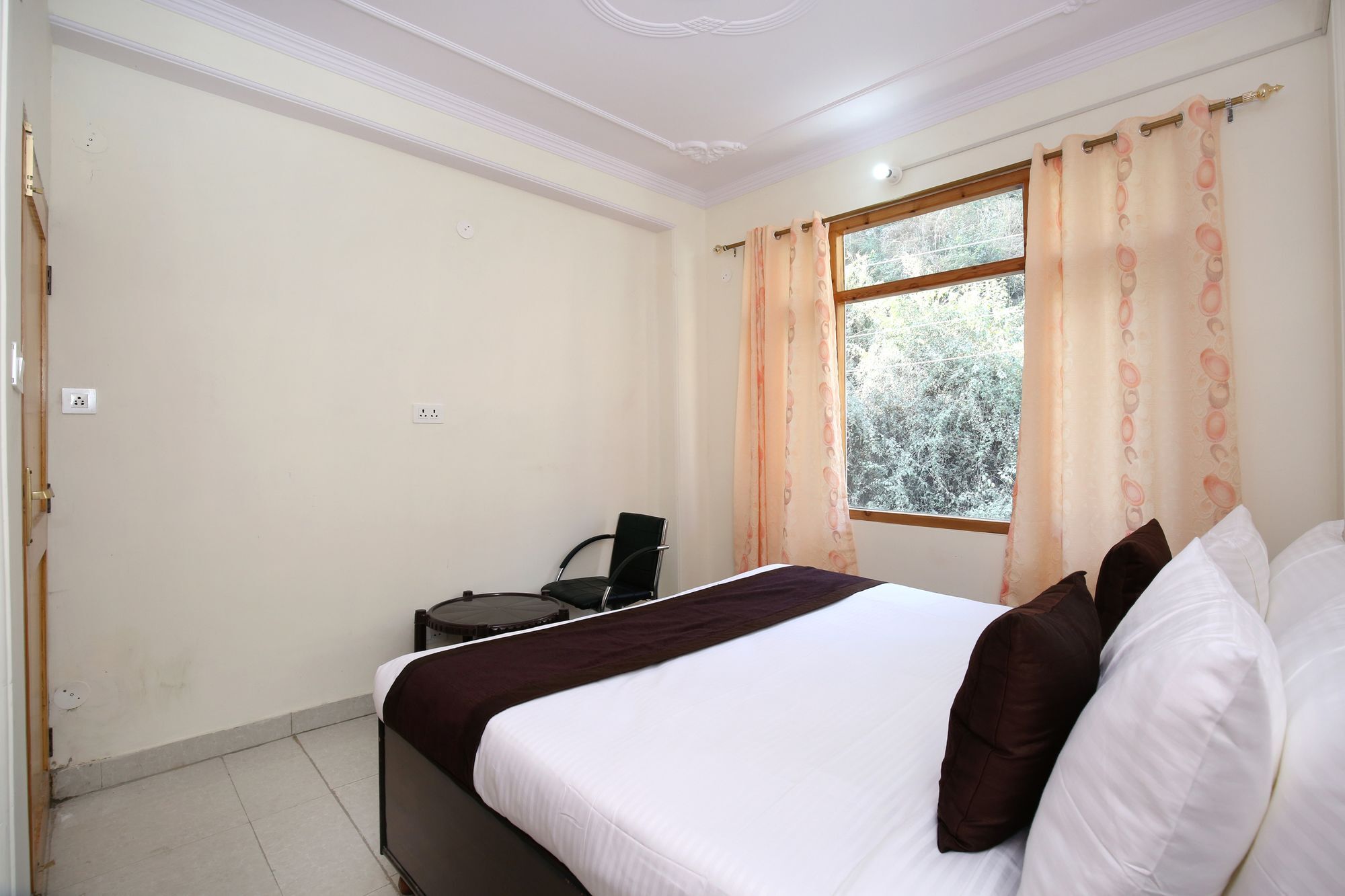 Oyo 10083 Golden Forest View 2bhk Bhattakufer * Shimla