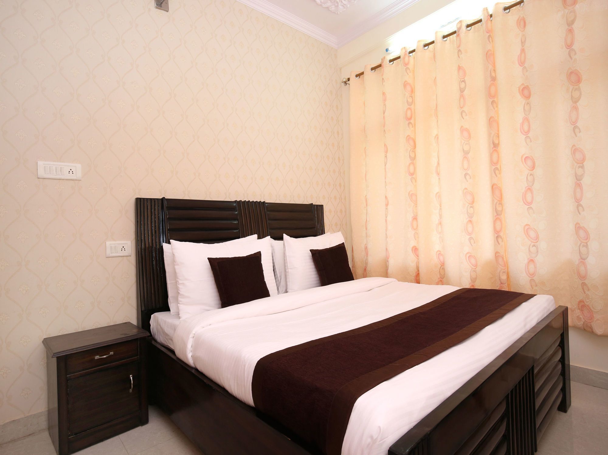 Apartment Oyo 10083 Golden Forest View 2bhk Bhattakufer Shimla