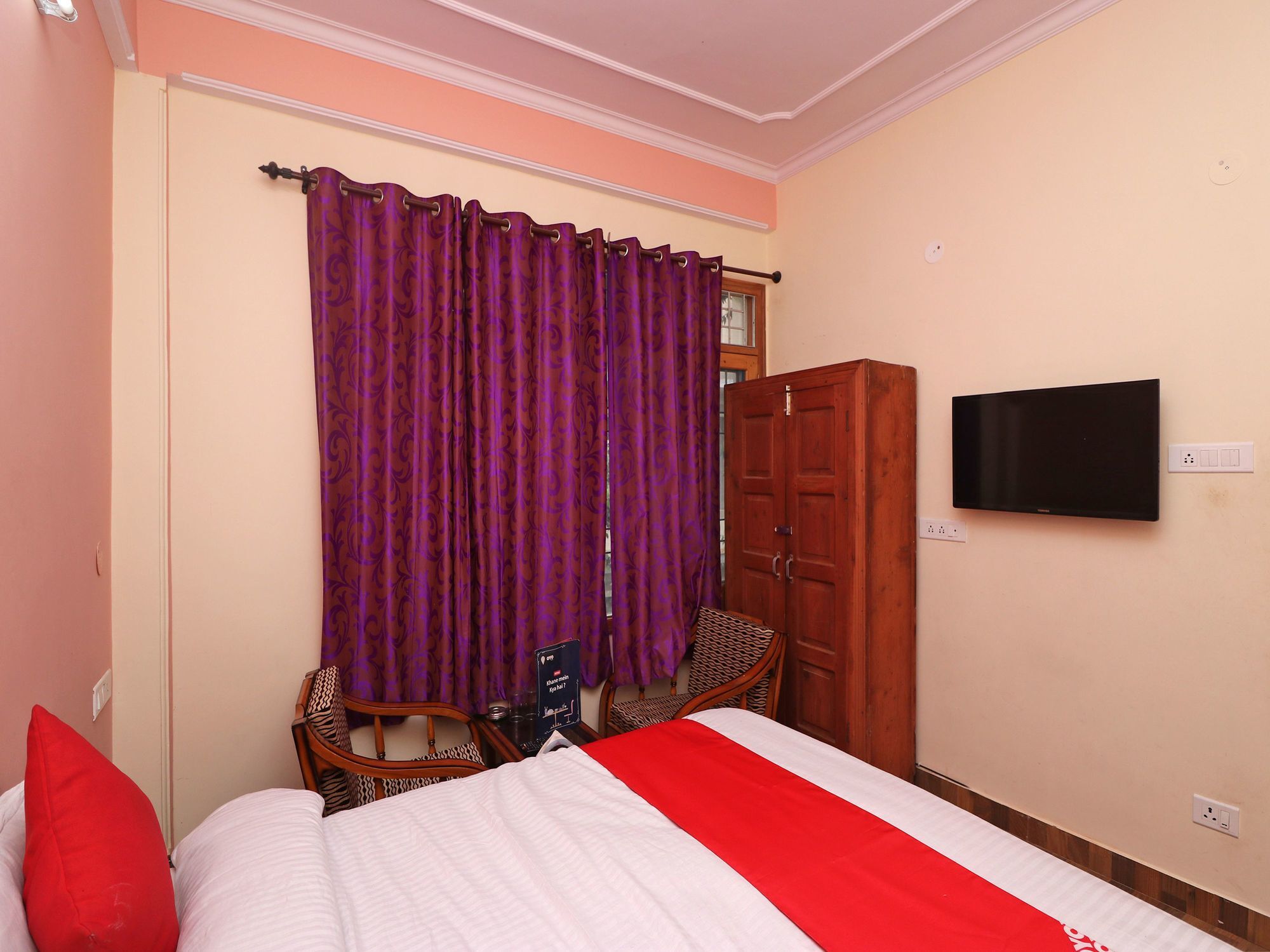 Oyo 13421 Cozy Hill View 2bhk Chota